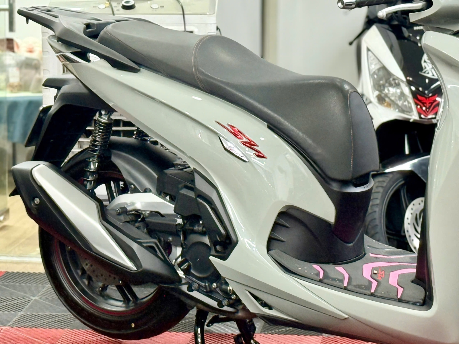 SH350i 2022 máy Thái 61A1-02726