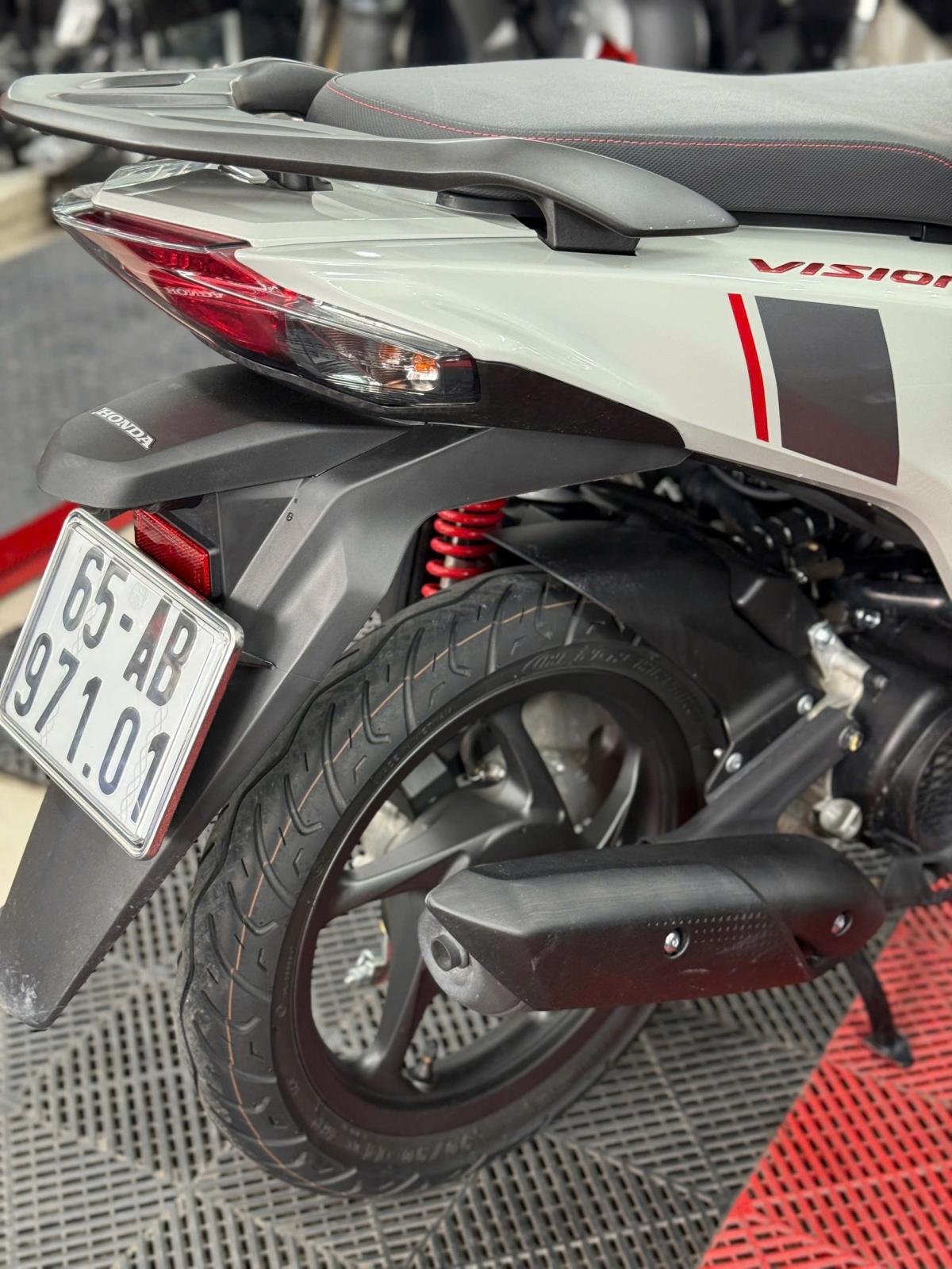 HONDA VISION 2026 BÁNH LỚN 1000KM 65AB-97101