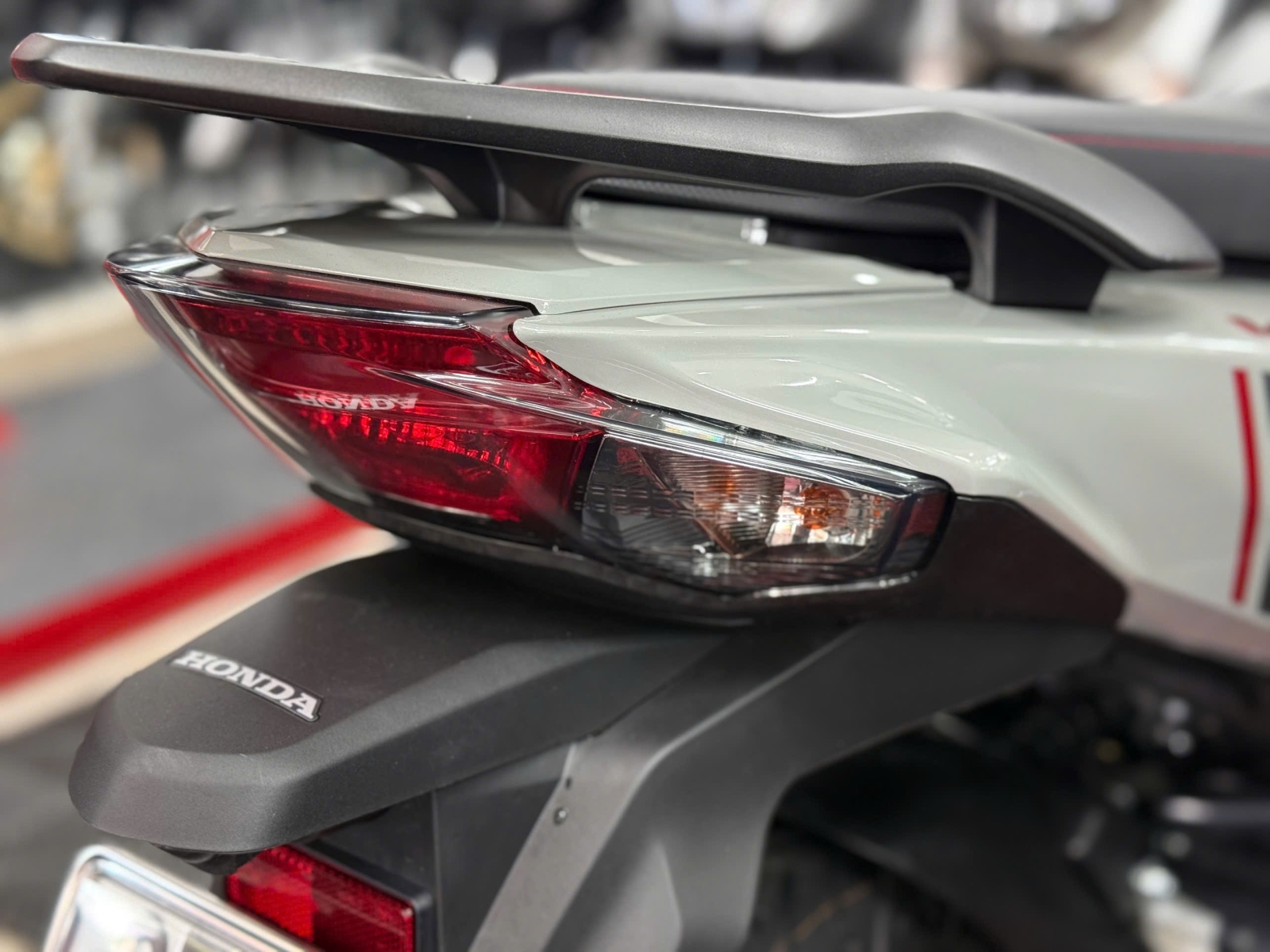 HONDA VISION 2026 BÁNH LỚN 1000KM 65AB-97101