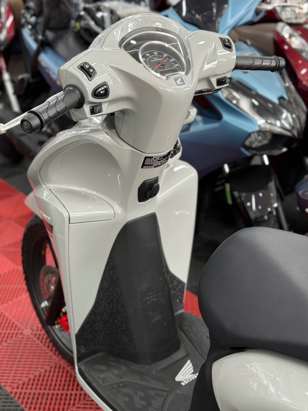 HONDA VISION 2026 BÁNH LỚN 1000KM 65AB-97101