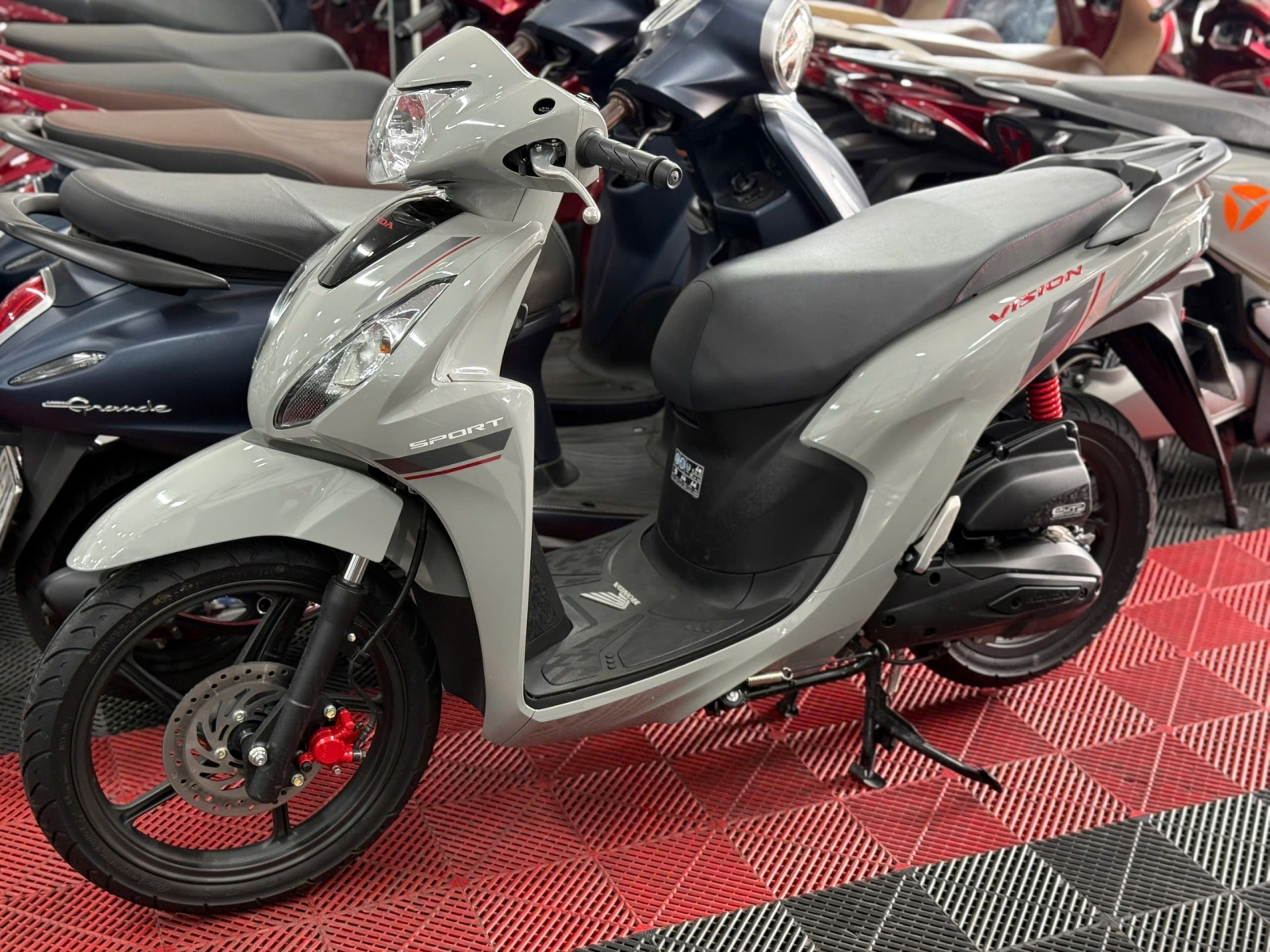 HONDA VISION 2026 BÁNH LỚN 1000KM 65AB-97101