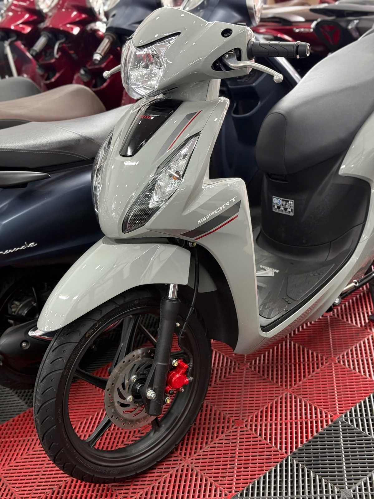 HONDA VISION 2026 BÁNH LỚN 1000KM 65AB-97101