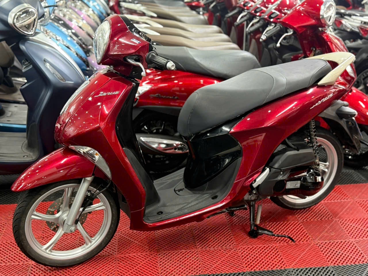 Janus 2022 Khoá chìa 67N1-63119