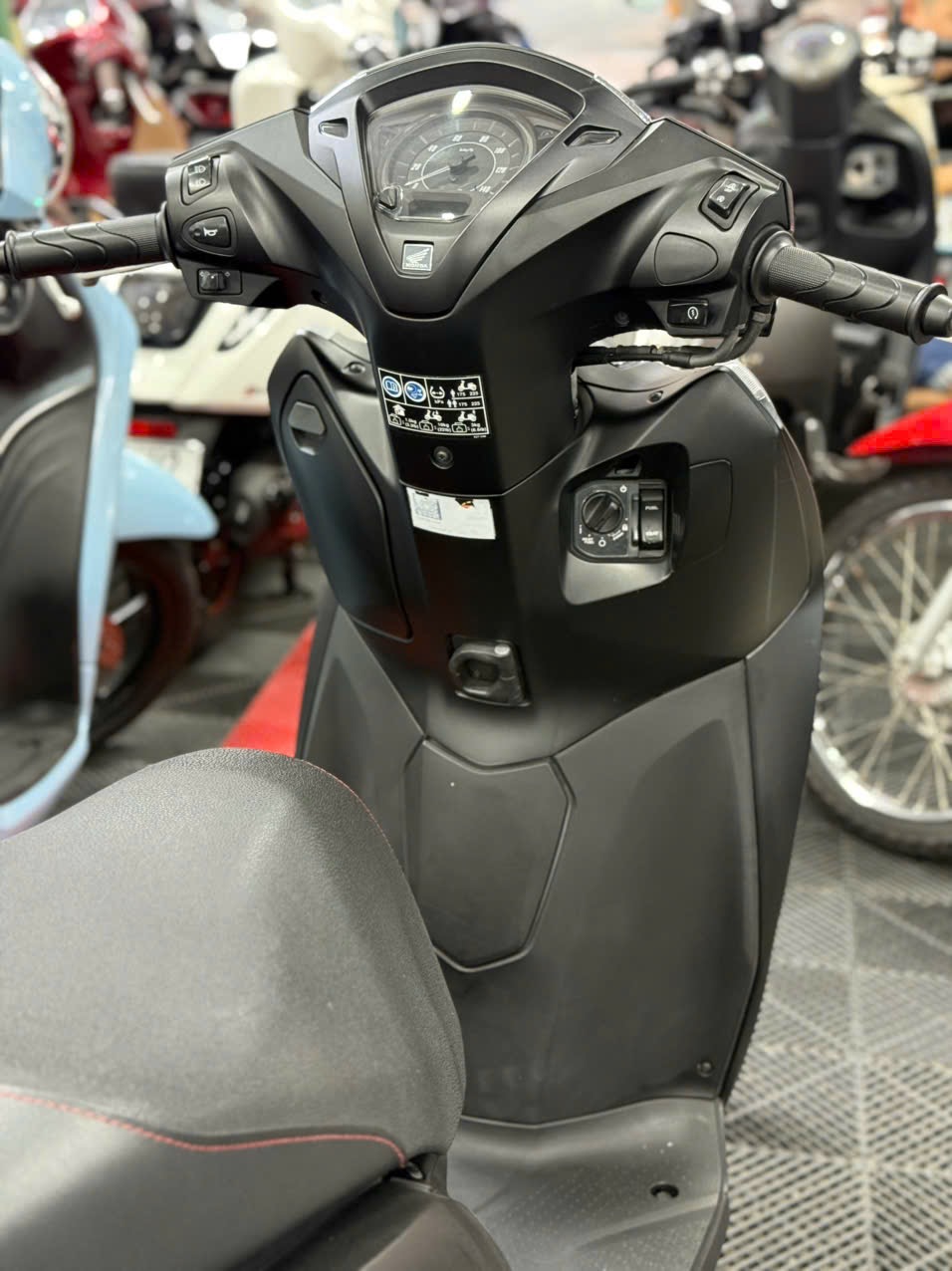 LEAD 4VAL 2022 BẢN ĐẶC BIỆT 3500KM 50AE-61573