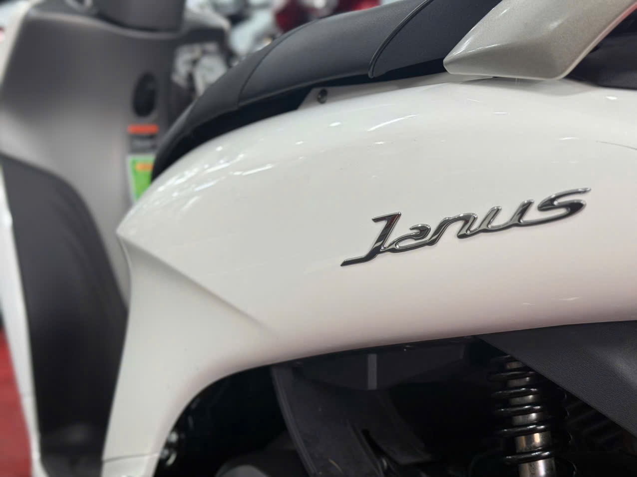 Janus 2024 Khoá Chìa 65MA-14230