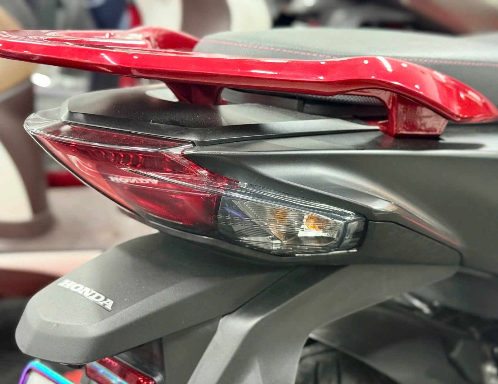VISION BẢN THỂ THAO 2025 5000KM 92AA-40894