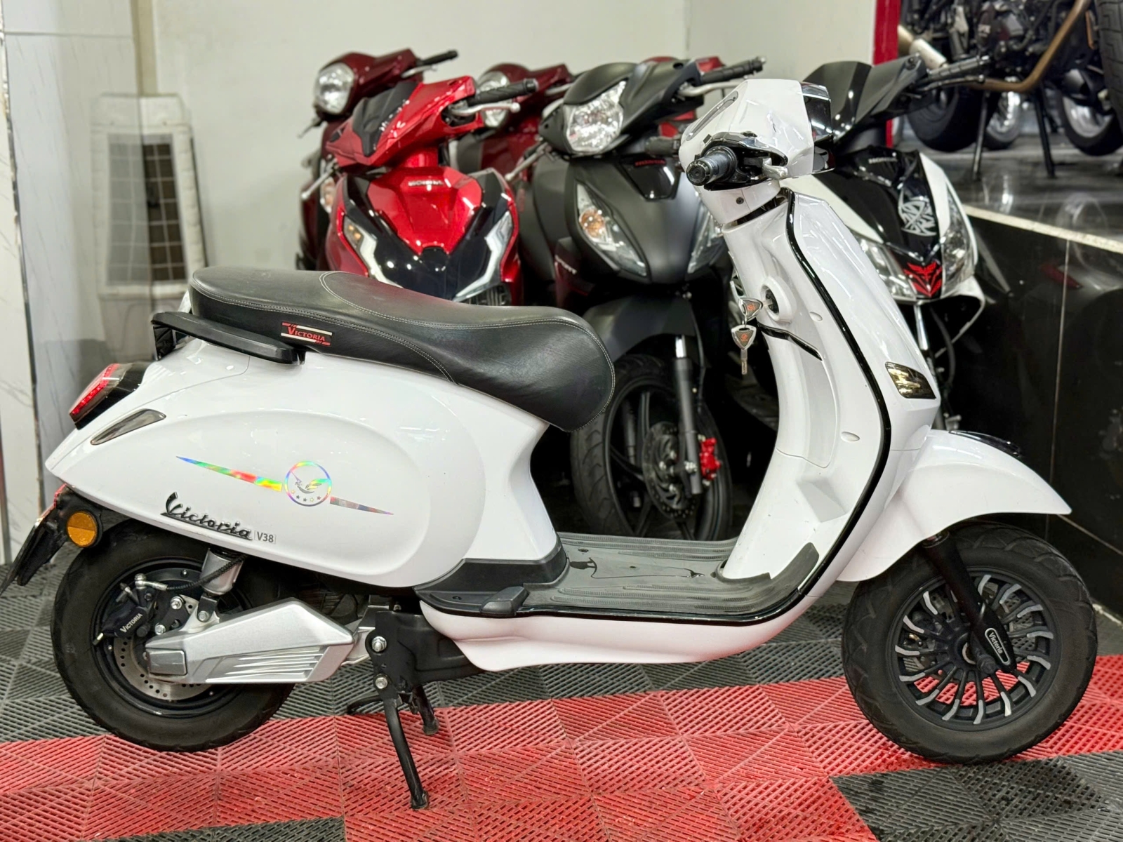 Victoria V38 2024 86MD1-00171