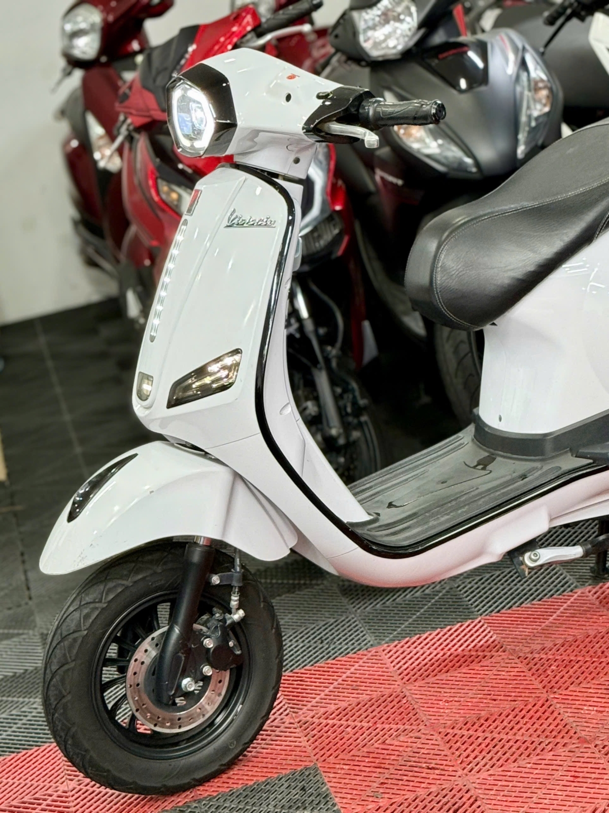 Victoria V38 2024 86MD1-00171