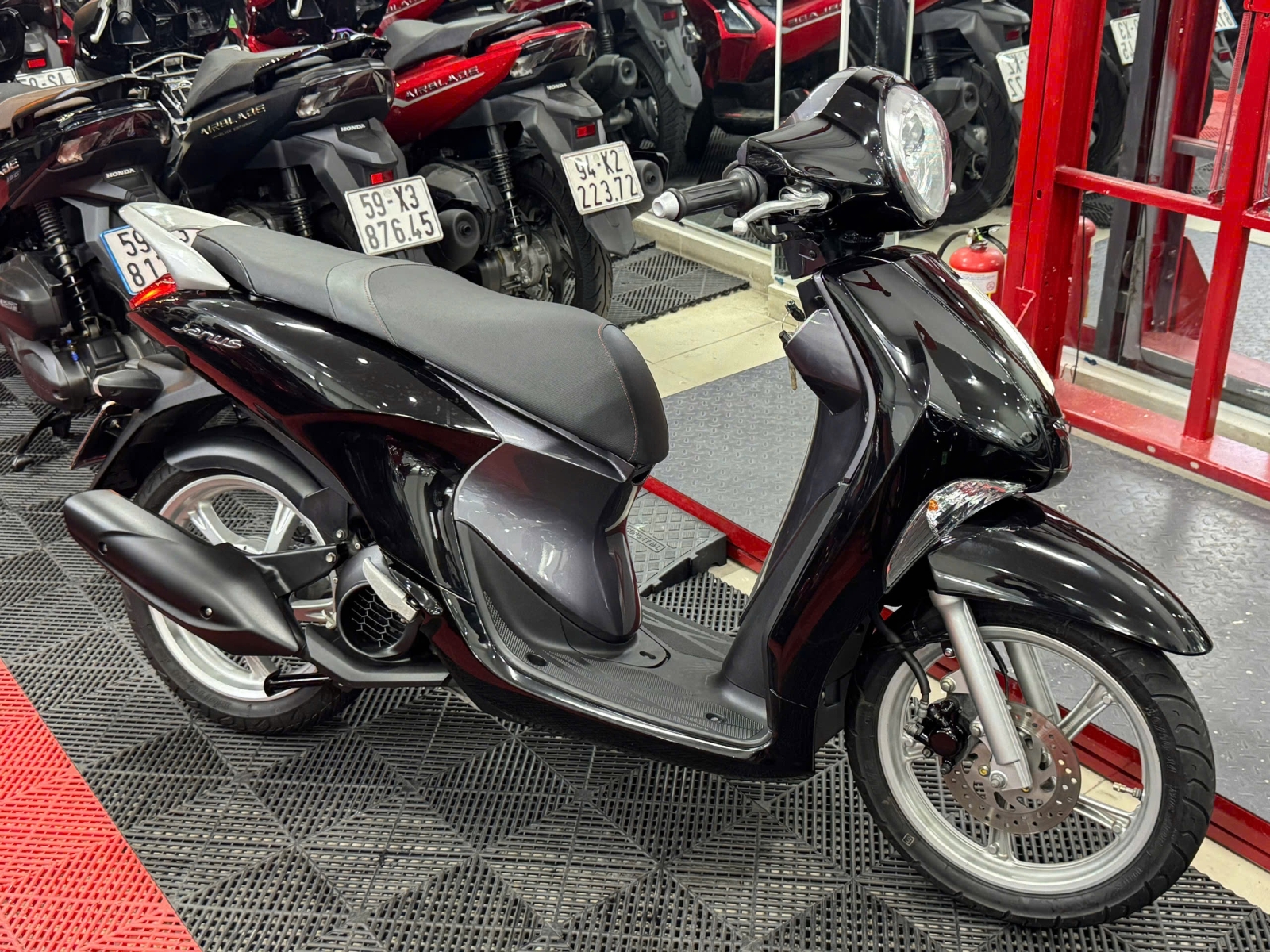 Janus 2021 Khoá Chìa 68B1-53886