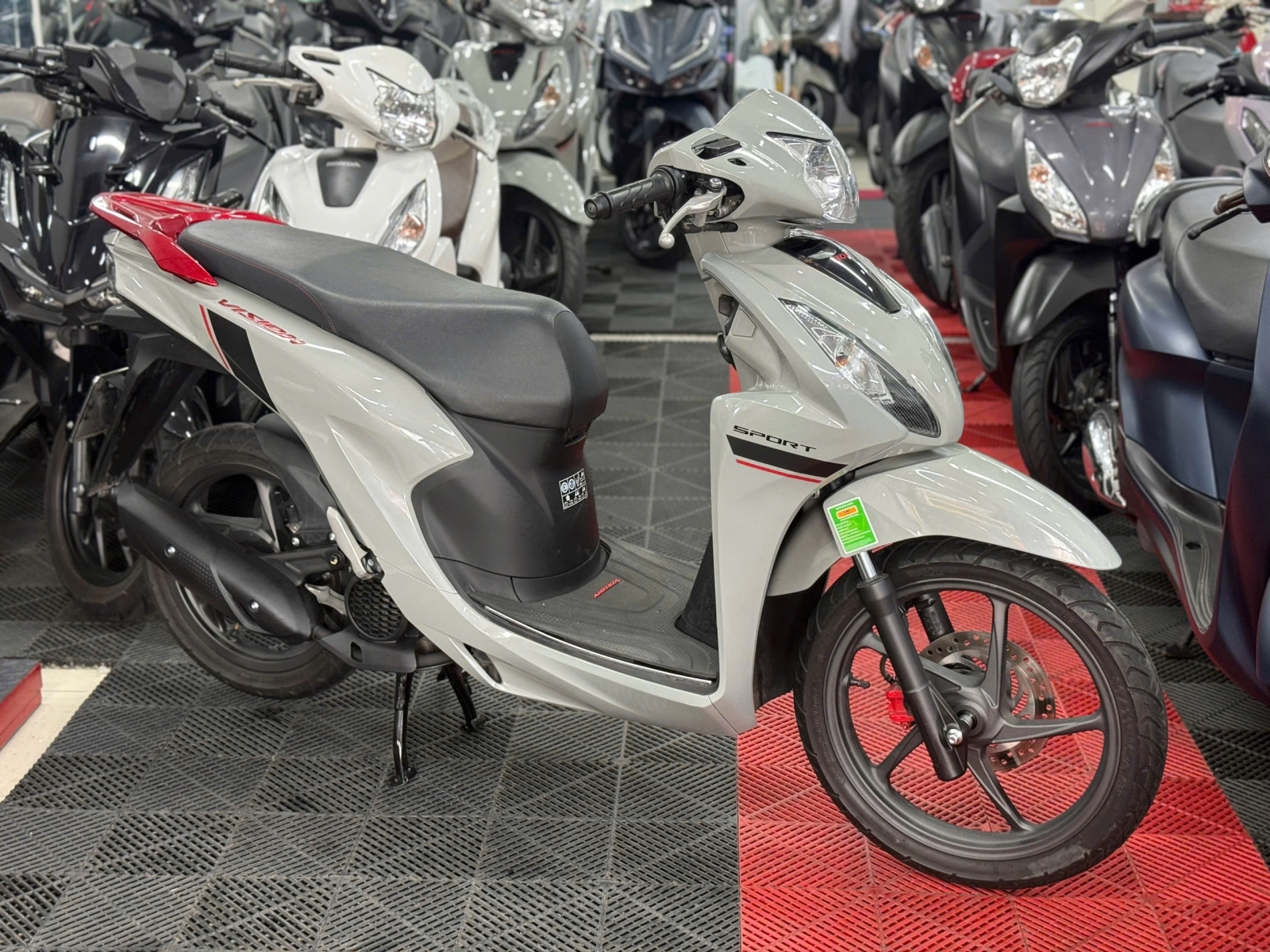 VISION THỂ THẢO XXM 2025 5000KM 81AA-81261