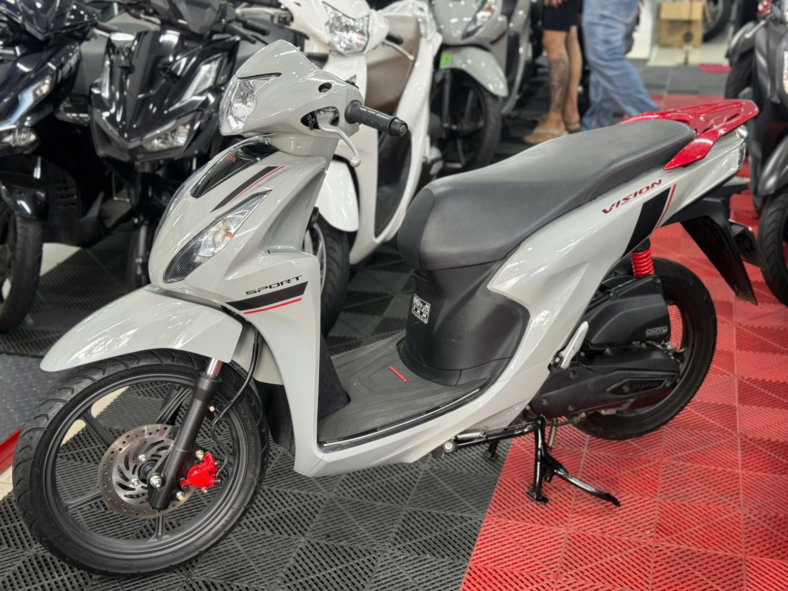 VISION THỂ THẢO XXM 2025 5000KM 81AA-81261