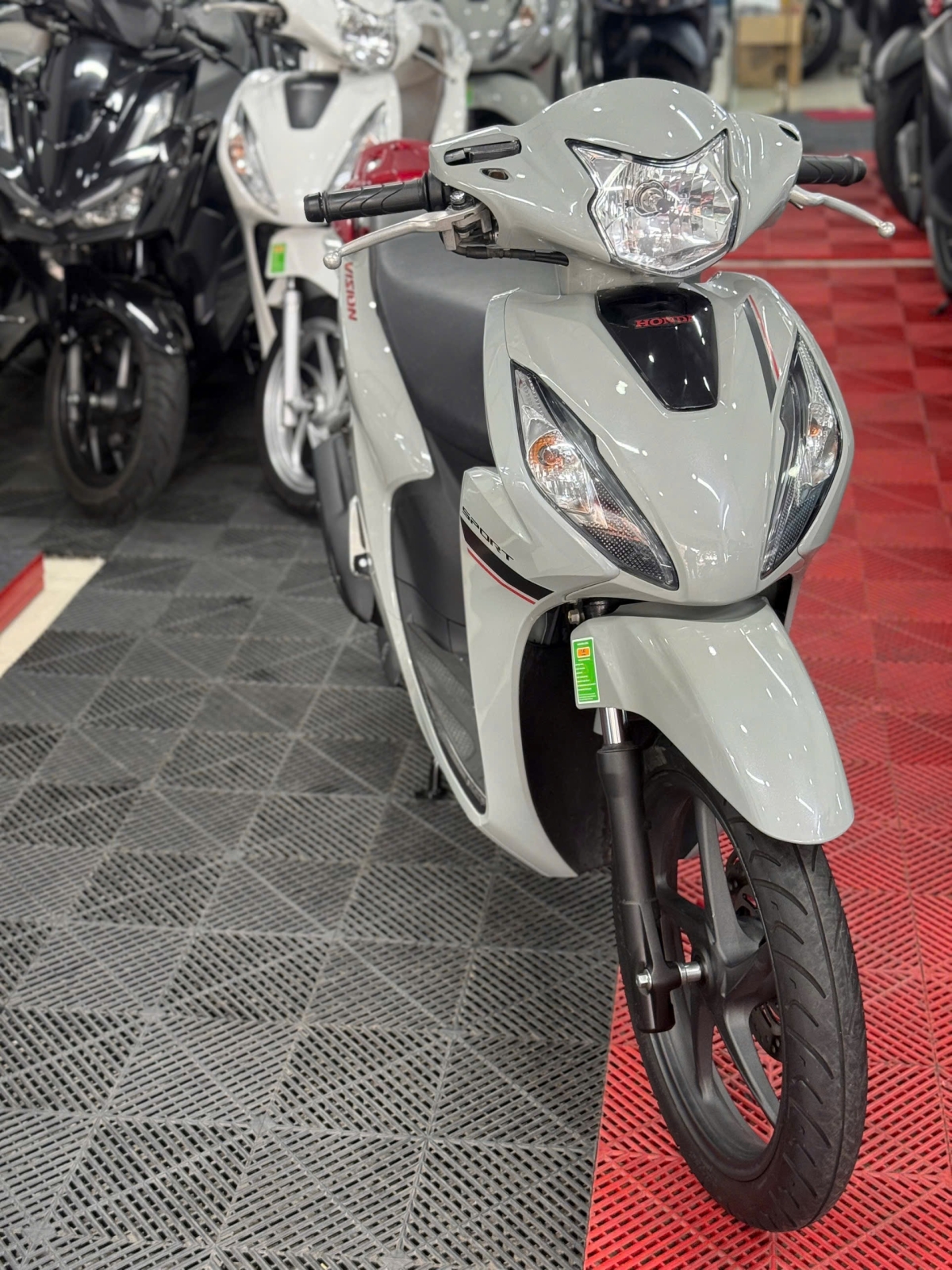 VISION THỂ THẢO XXM 2025 5000KM 81AA-81261