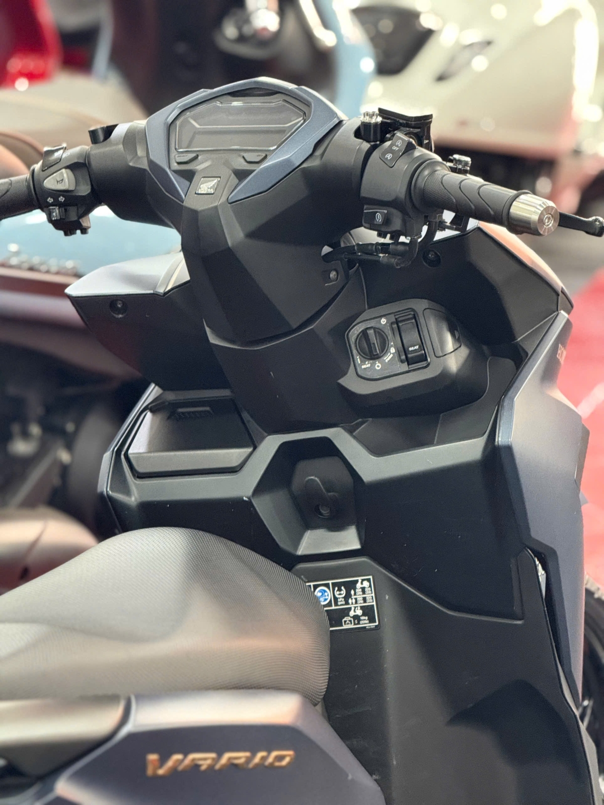 VARIO 125 SMK 2025 5000KM 62AA-43587