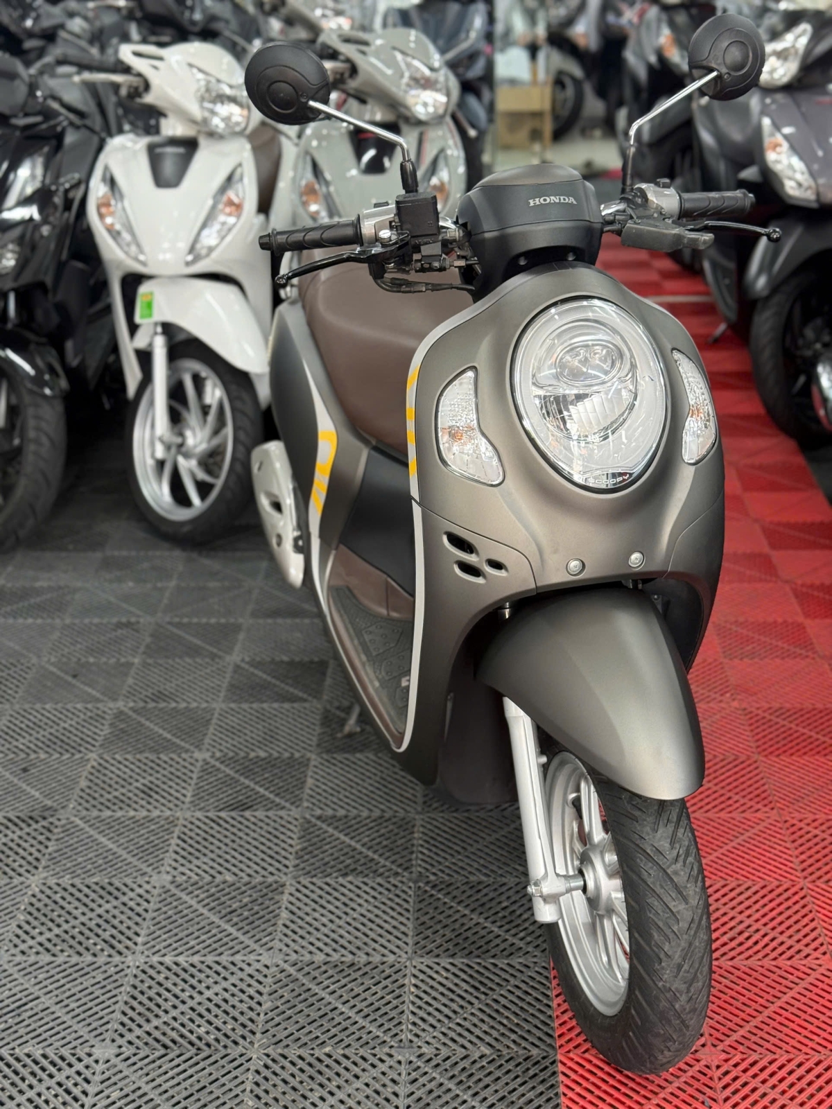 HONDA SCOOPY SMK 2022 8000KM 59V3-60068