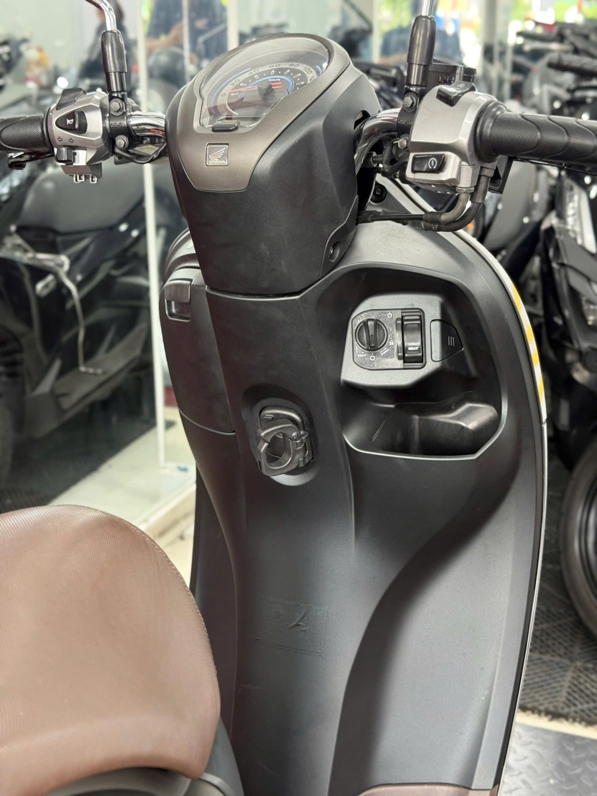 HONDA SCOOPY SMK 2022 8000KM 59V3-60068