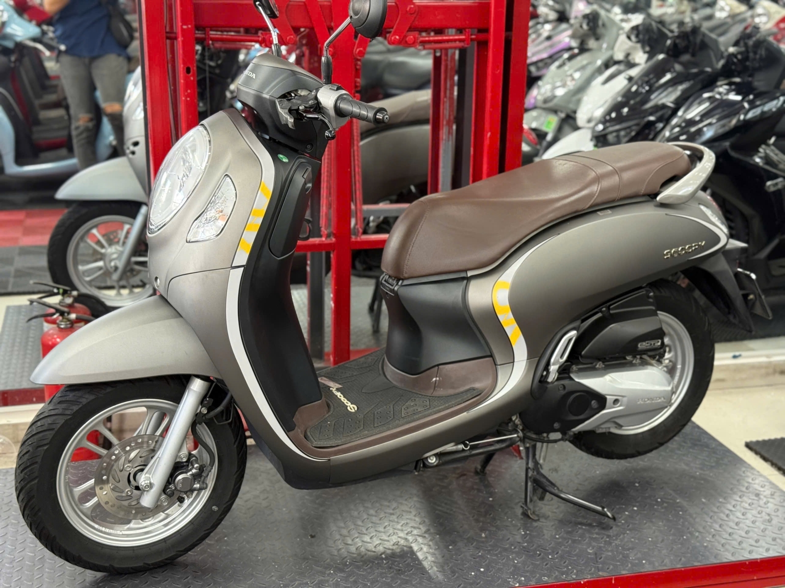 HONDA SCOOPY SMK 2022 8000KM 59V3-60068