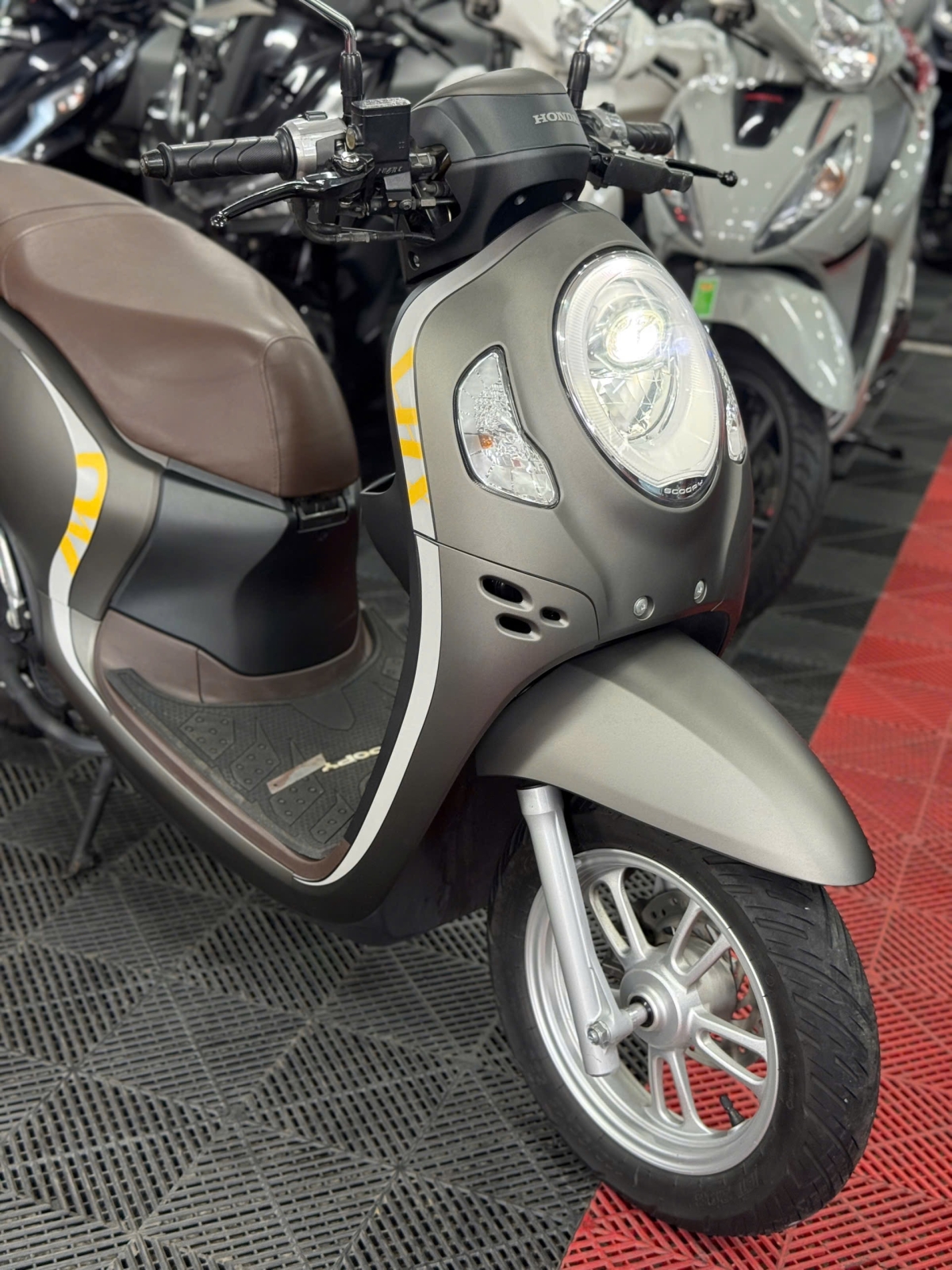 HONDA SCOOPY SMK 2022 8000KM 59V3-60068