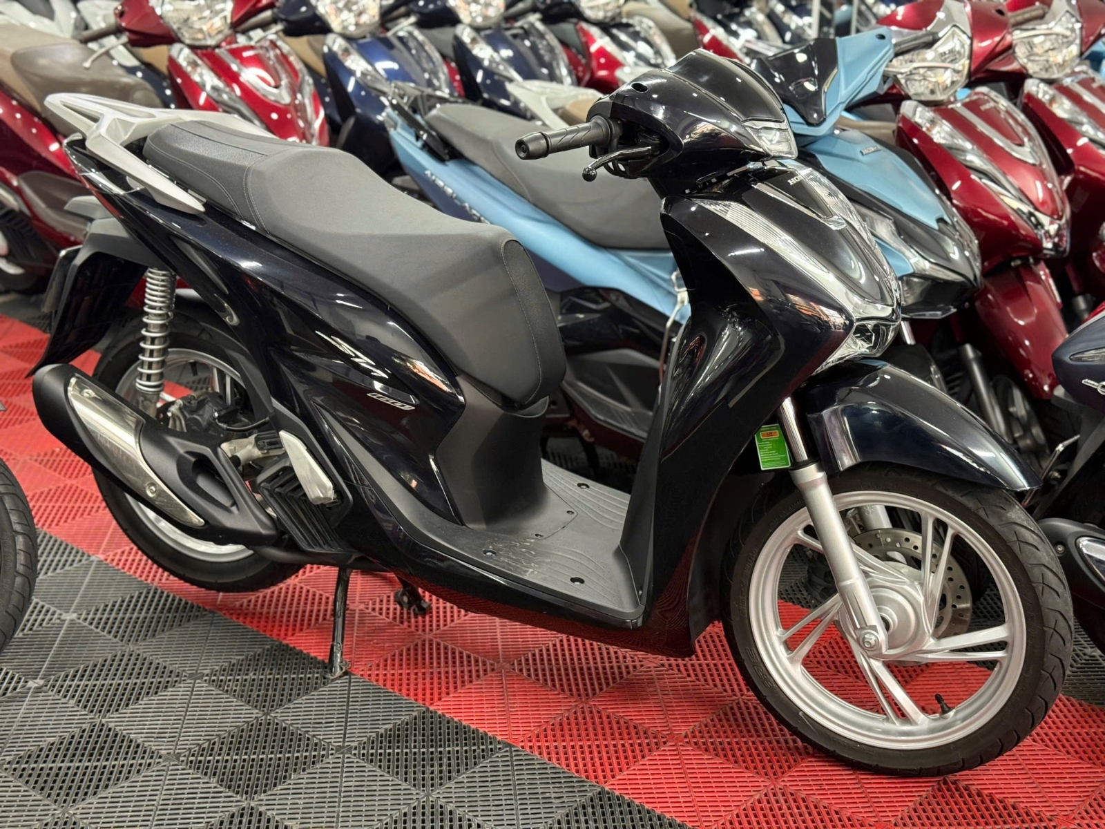 HONDA SH 125 CBS 8000KM 94AH-09108