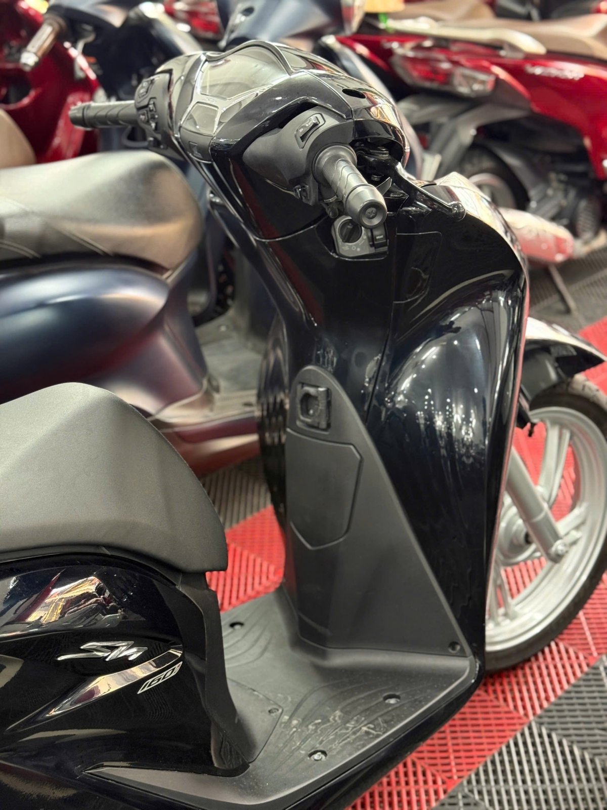 HONDA SH 125 CBS 8000KM 94AH-09108