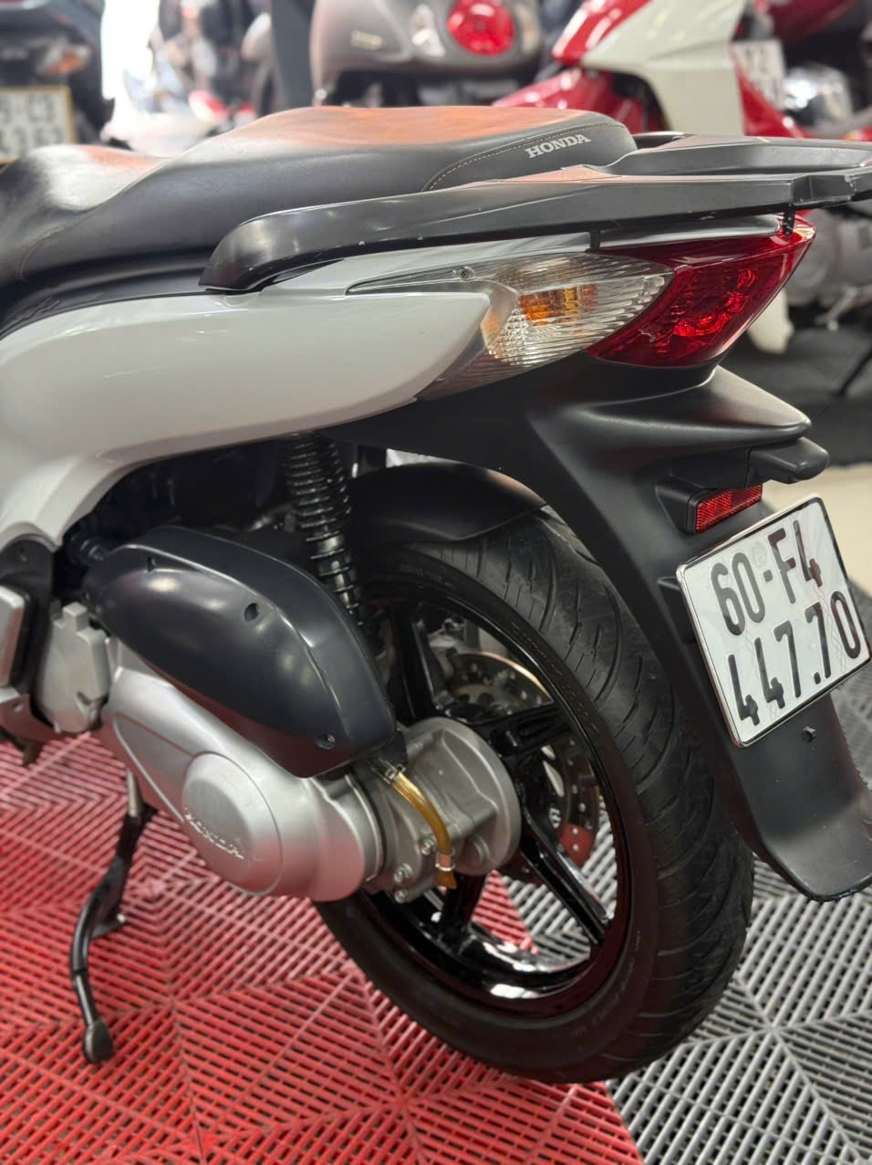 HONDA SH Ý 2011 SM 107 Đầu Zin 60F4-44770