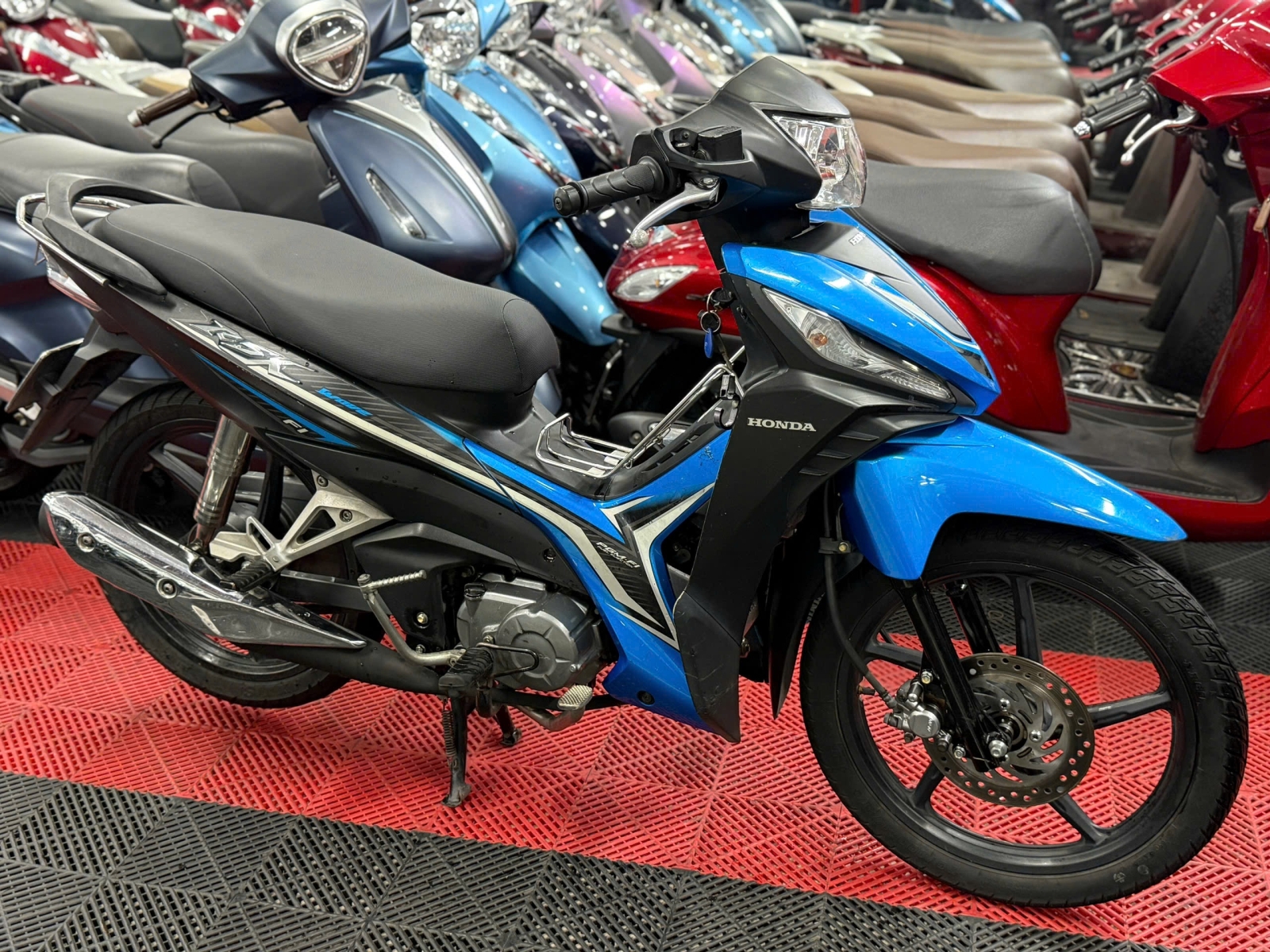 Wave RSX 2018 59X1-93534