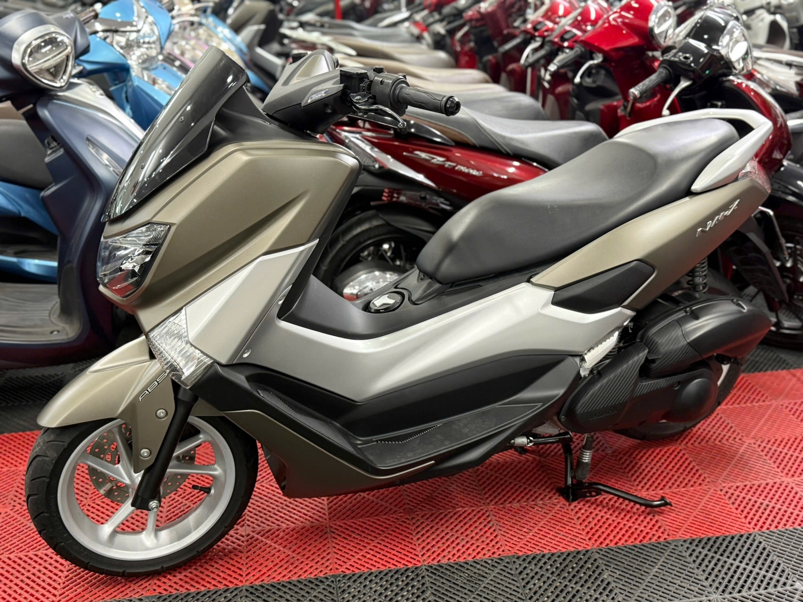YAMAHA NMAX 2016 500KM NHẬP KHẨU BAO SANG TÊN