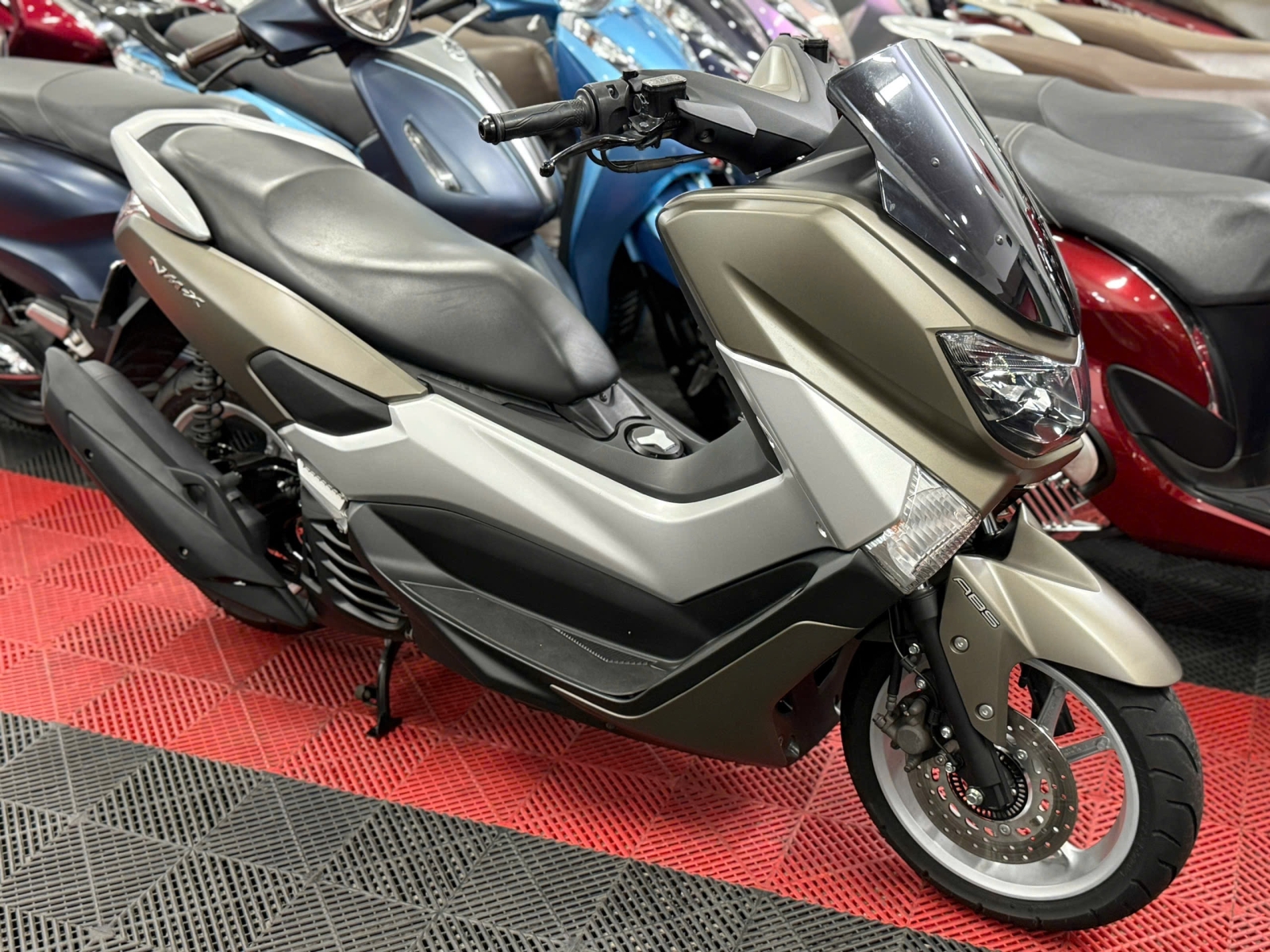 YAMAHA NMAX 2016 500KM NHẬP KHẨU BAO SANG TÊN