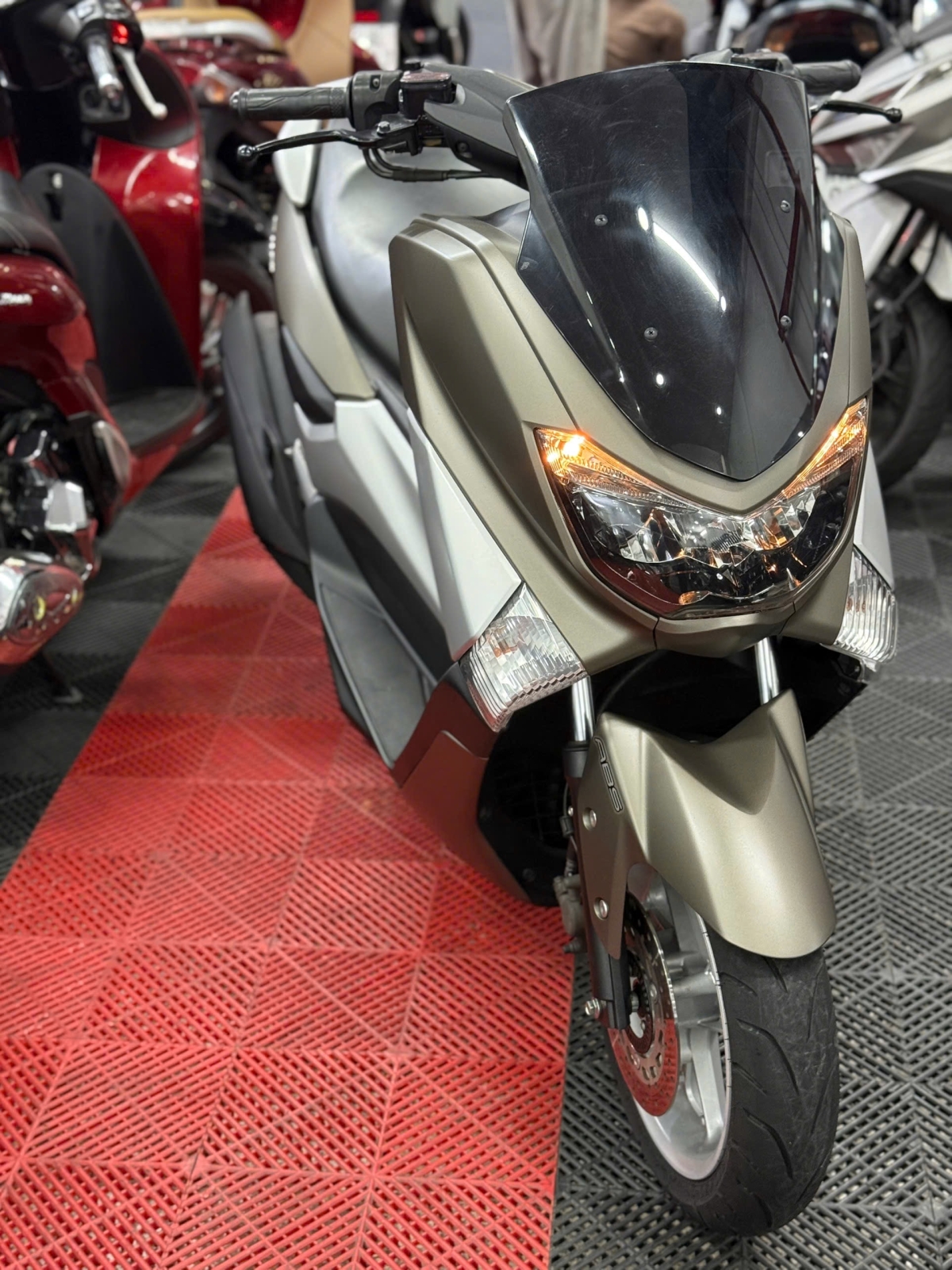 YAMAHA NMAX 2016 500KM NHẬP KHẨU BAO SANG TÊN