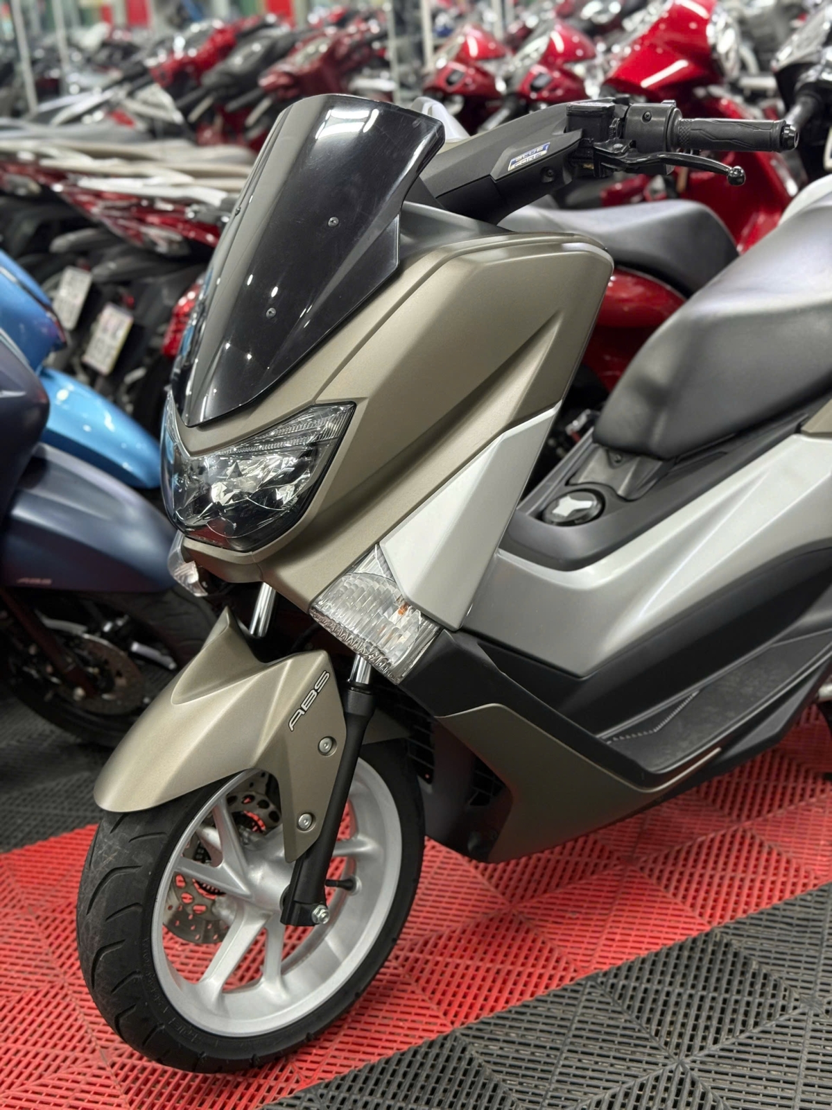 YAMAHA NMAX 2016 500KM NHẬP KHẨU BAO SANG TÊN