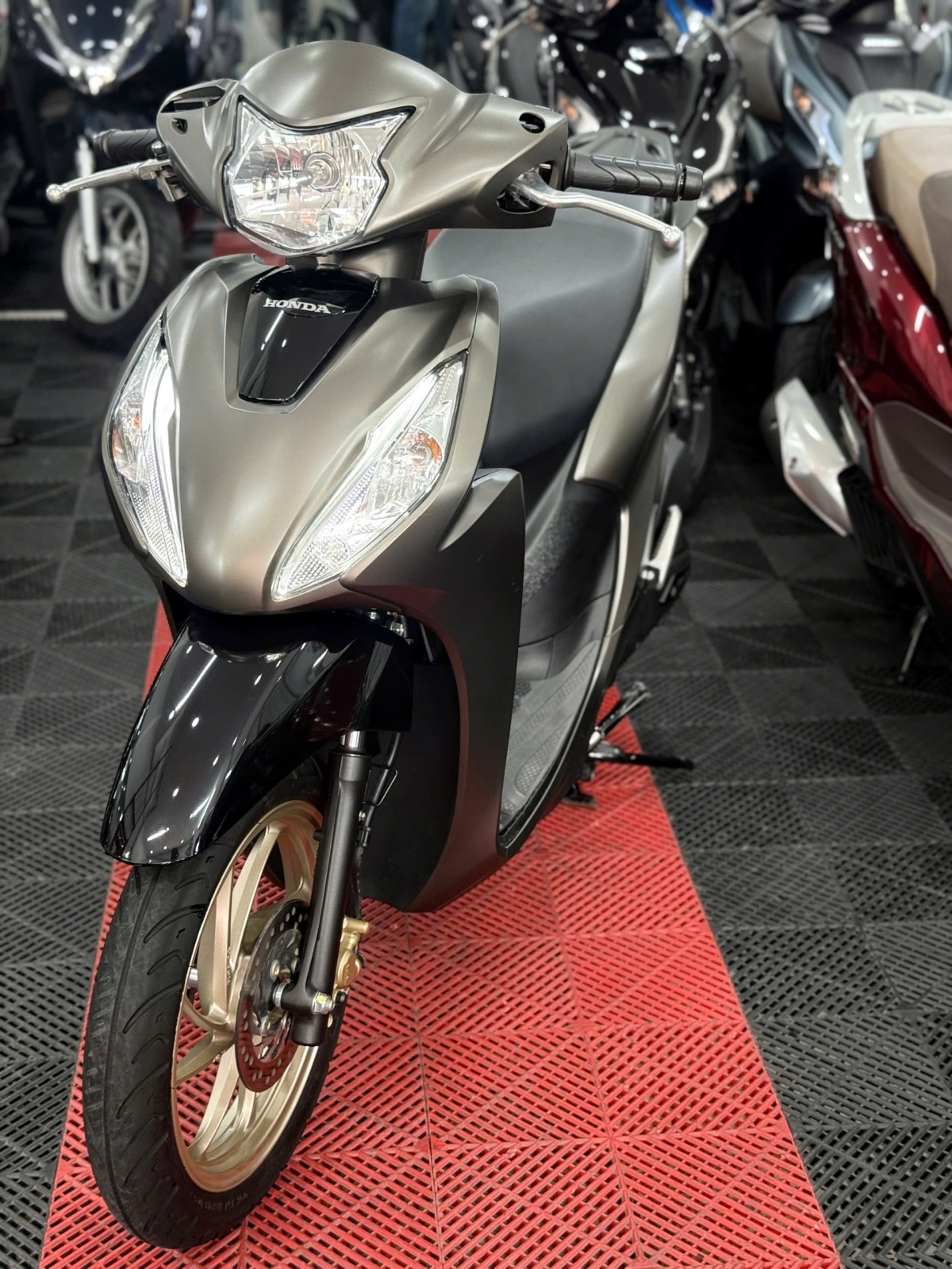 HONDA VISION 2026 SMK NÂU MÂM ĐỒNG 68AB-95485