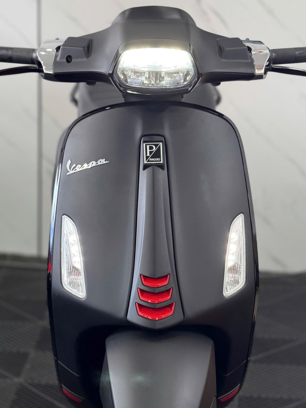 Vespa Sprint Notte 2022 61C2-21341