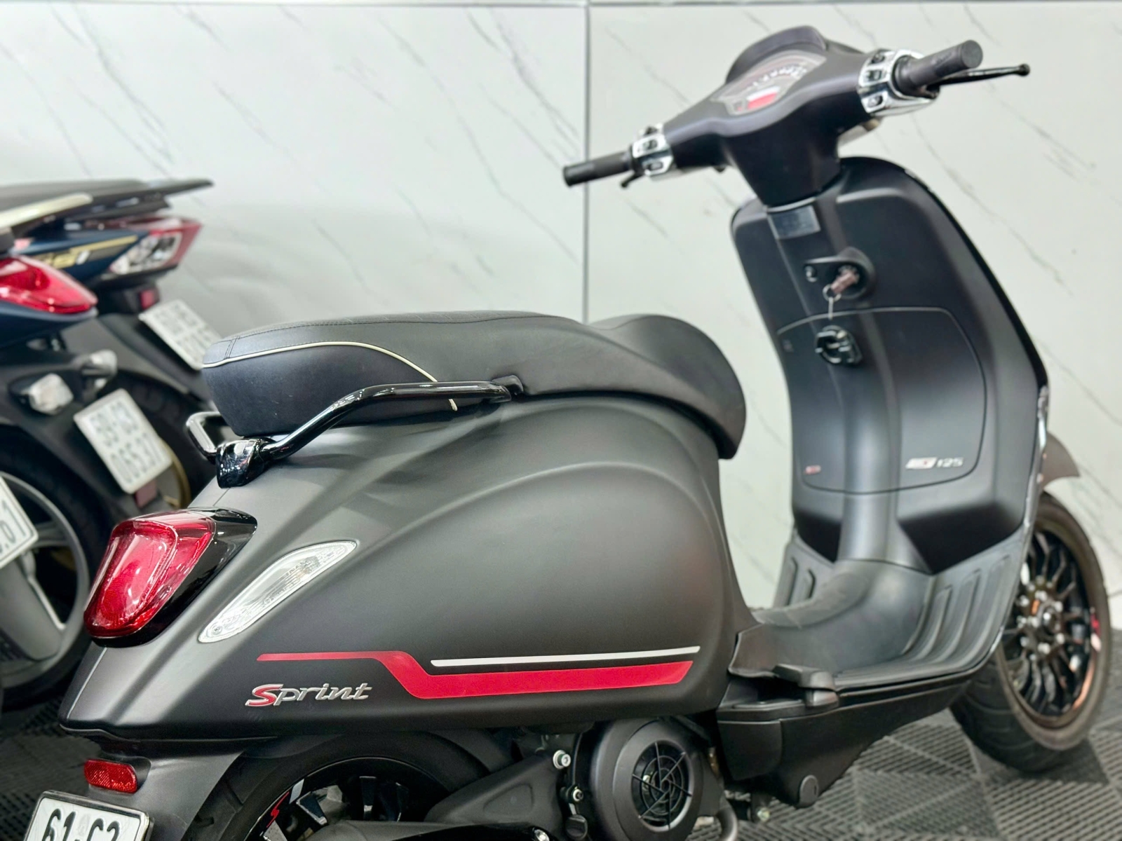 Vespa Sprint Notte 2022 61C2-21341