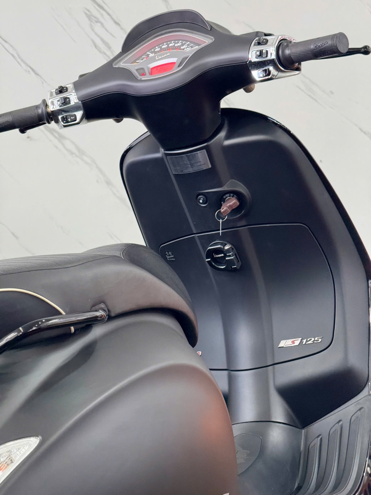 Vespa Sprint Notte 2022 61C2-21341