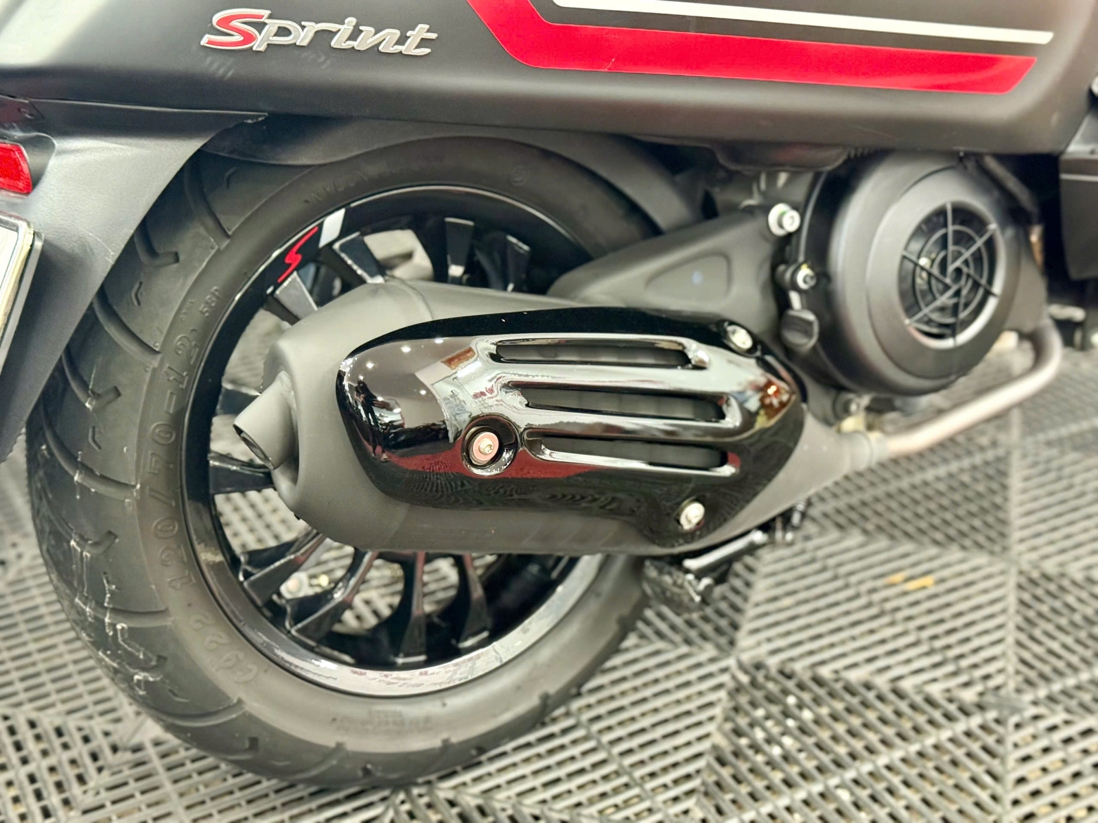 Vespa Sprint Notte 2022 61C2-21341