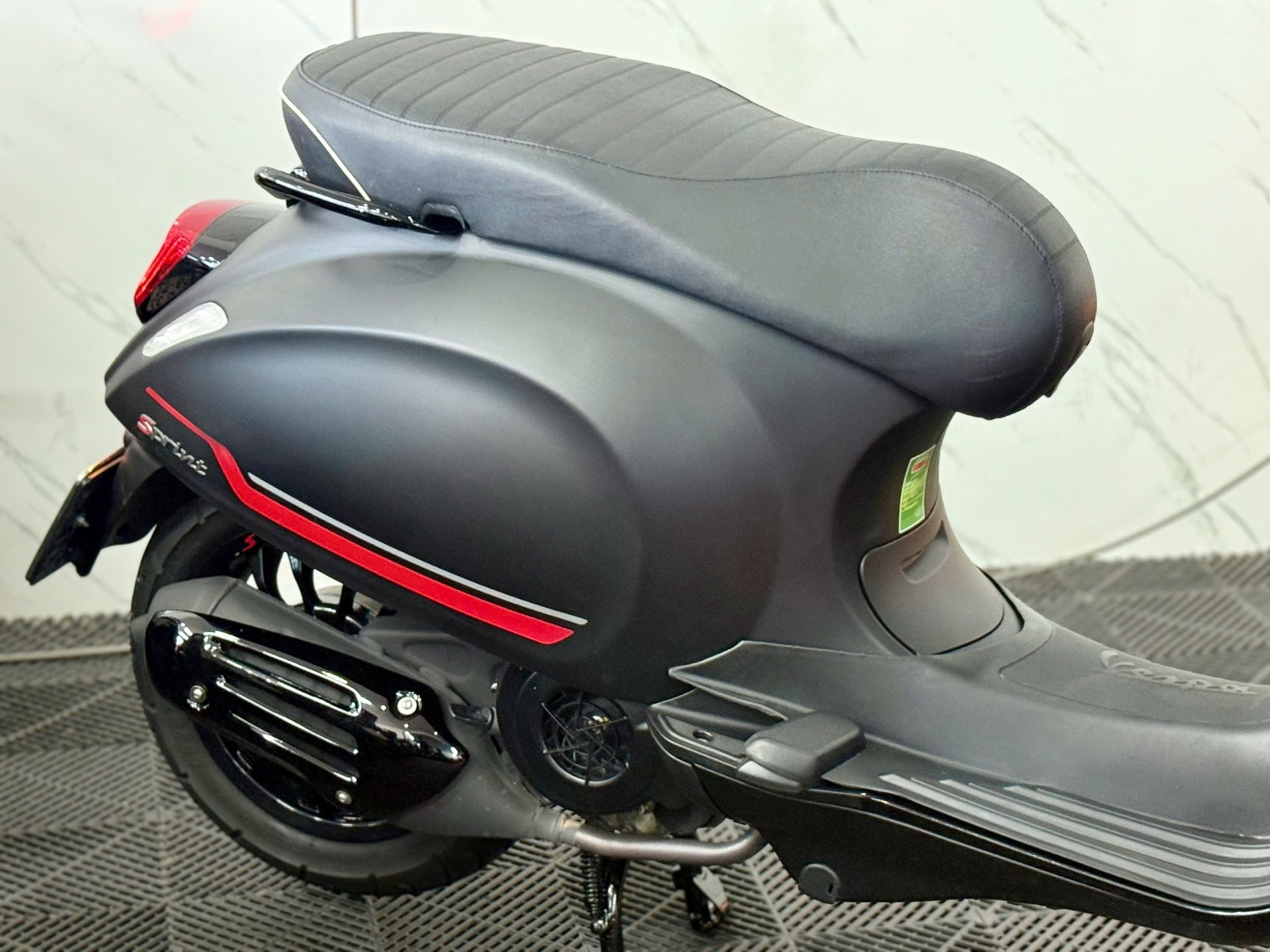 Vespa Sprint Notte 2022 61C2-21341