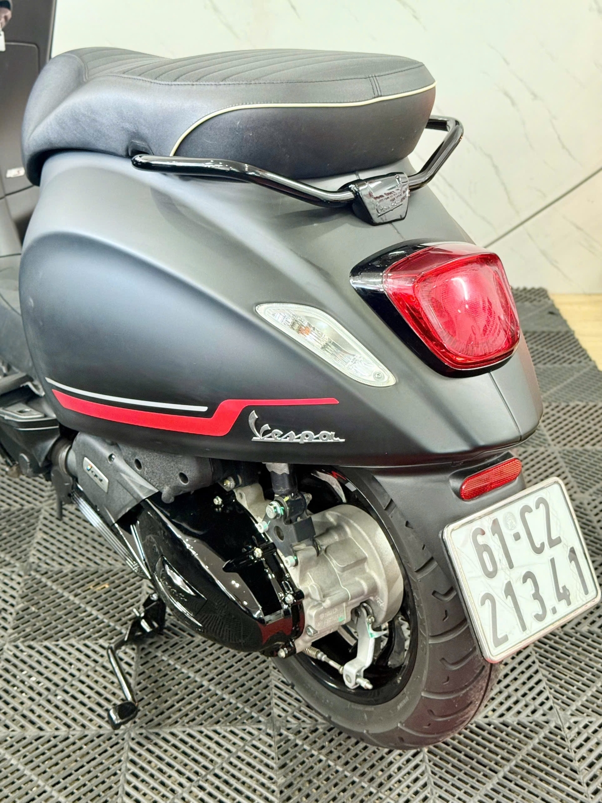 Vespa Sprint Notte 2022 61C2-21341