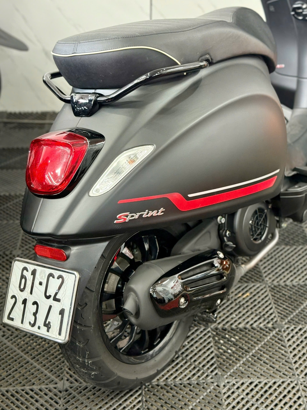 Vespa Sprint Notte 2022 61C2-21341