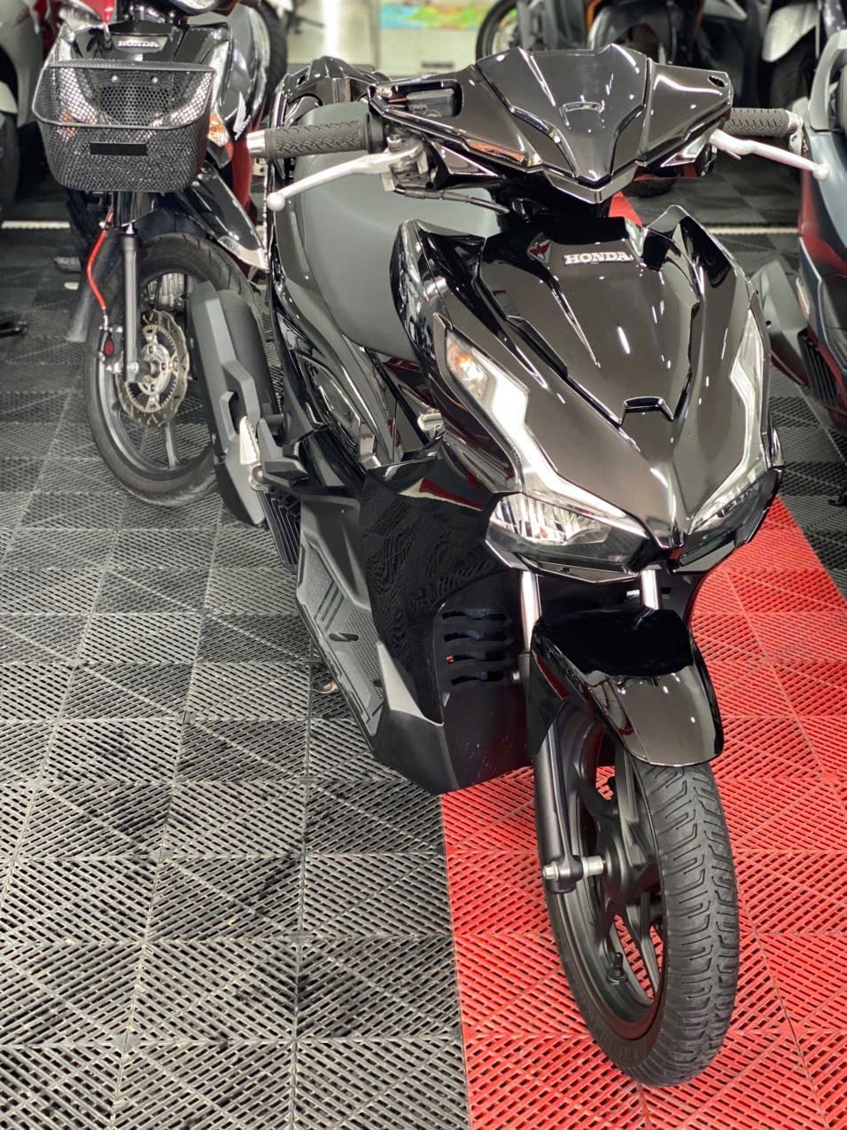 HONDA AIRBLADE 2023 4V 2600KM Full Black 61B2-51899
