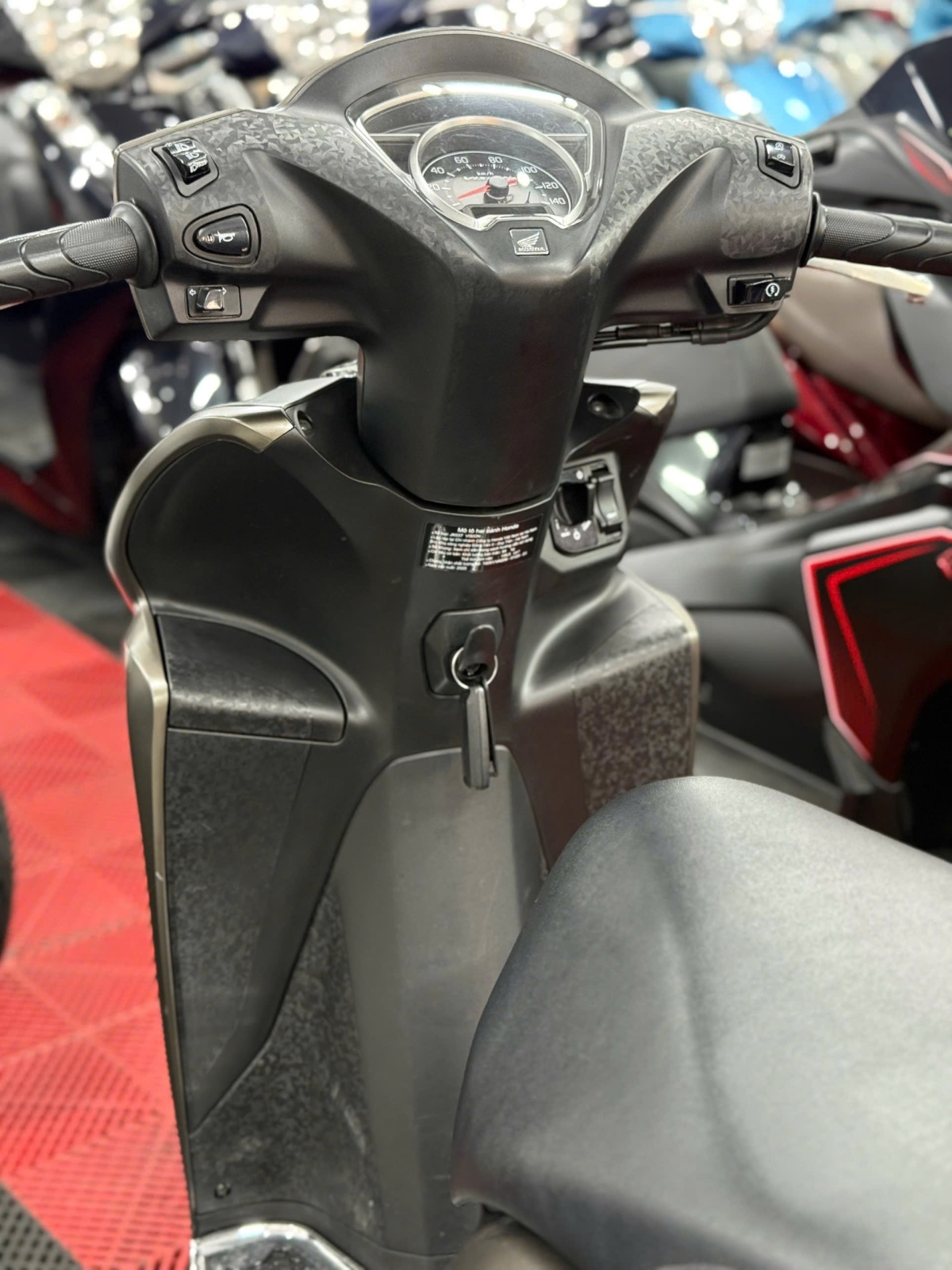 HONDA VISION 2025 SMK NÂU MÂM ĐỒNG 50AC-83615