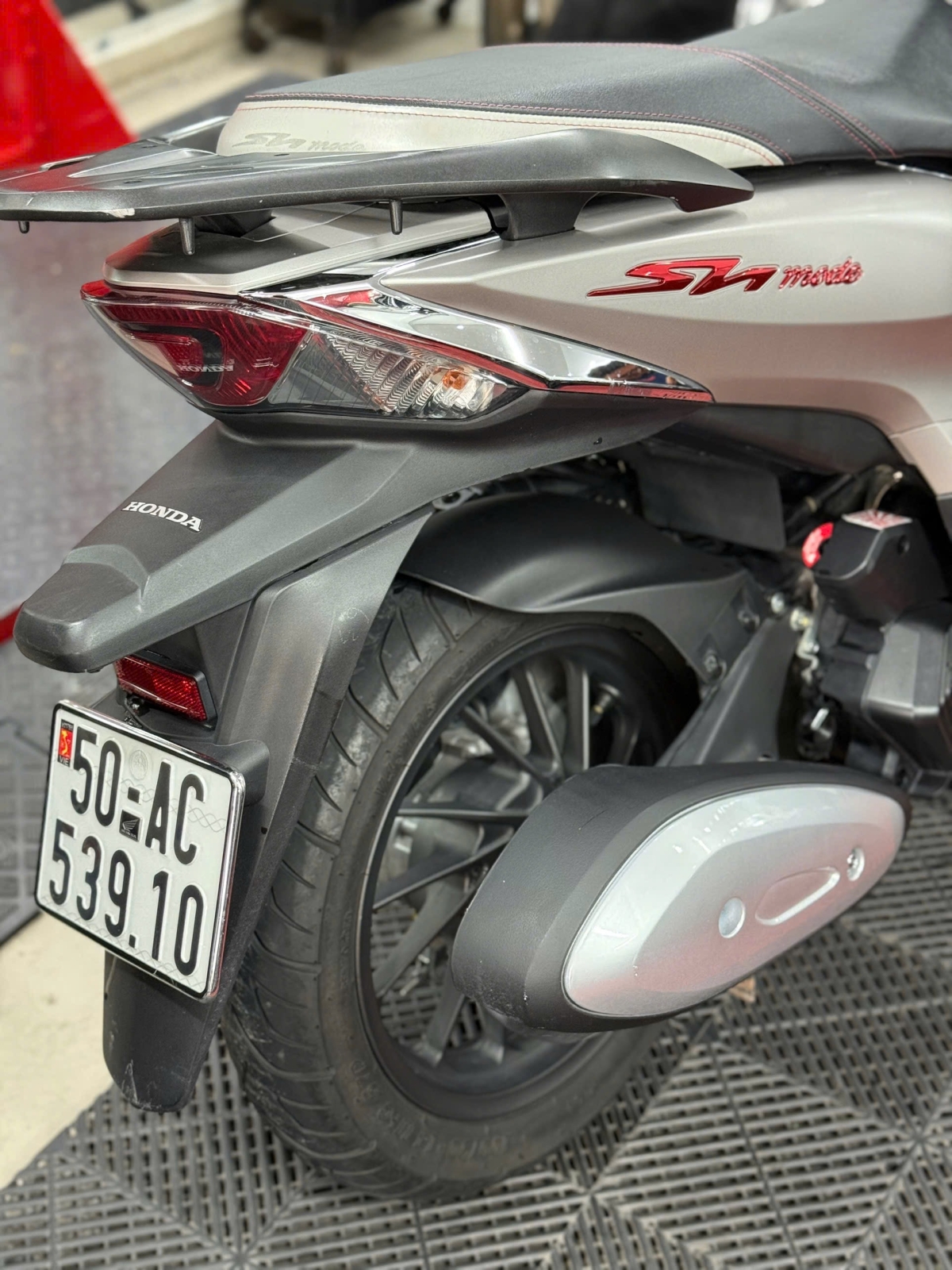 HONDA SH MODE 2025 ABS BẠC NHÁM 50AC-53910
