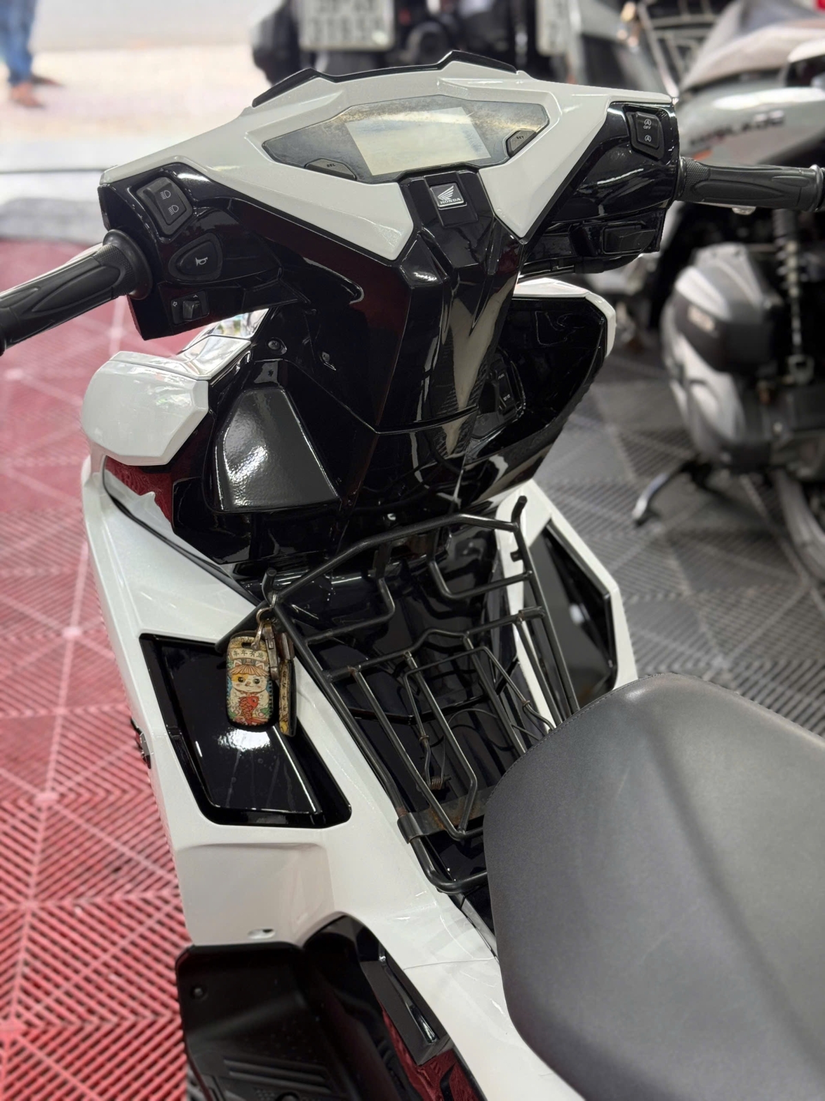 HONDA AIRBLADE 2022 4VAL 61B2-44412