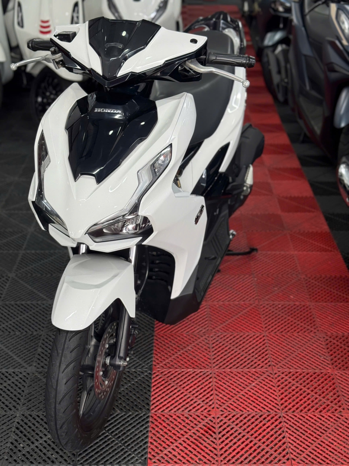 HONDA AIRBLADE 2022 4VAL 61B2-44412