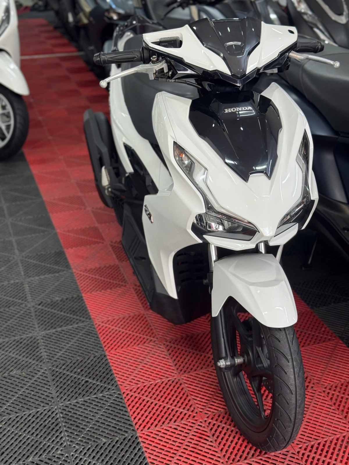 HONDA AIRBLADE 2022 4VAL 61B2-44412
