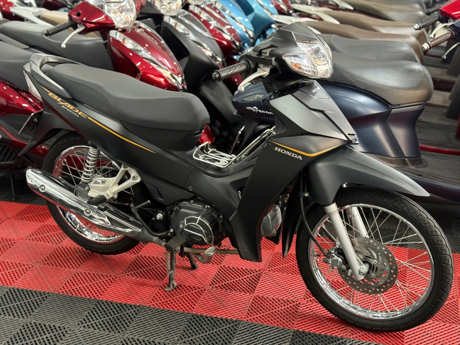HONDA WAVE BLADE 2025 9000KM 86AC-10665