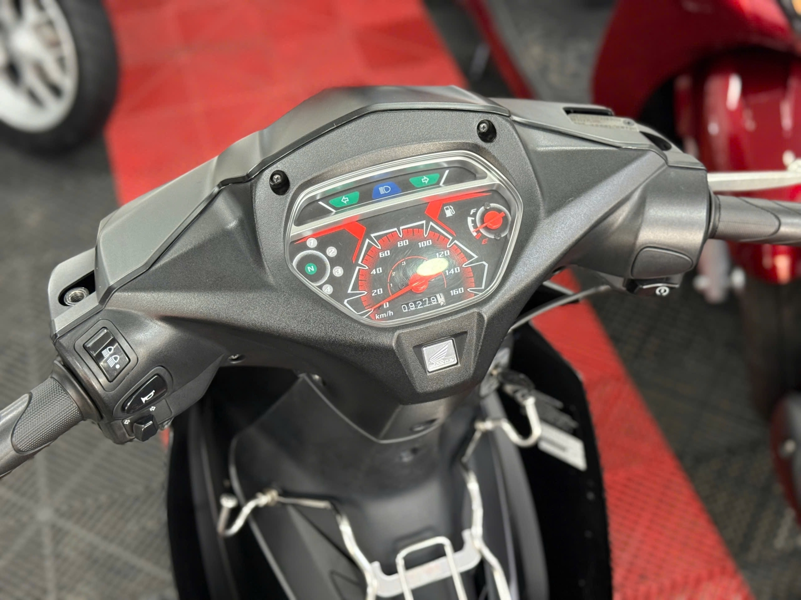 HONDA WAVE BLADE 2025 9000KM 86AC-10665