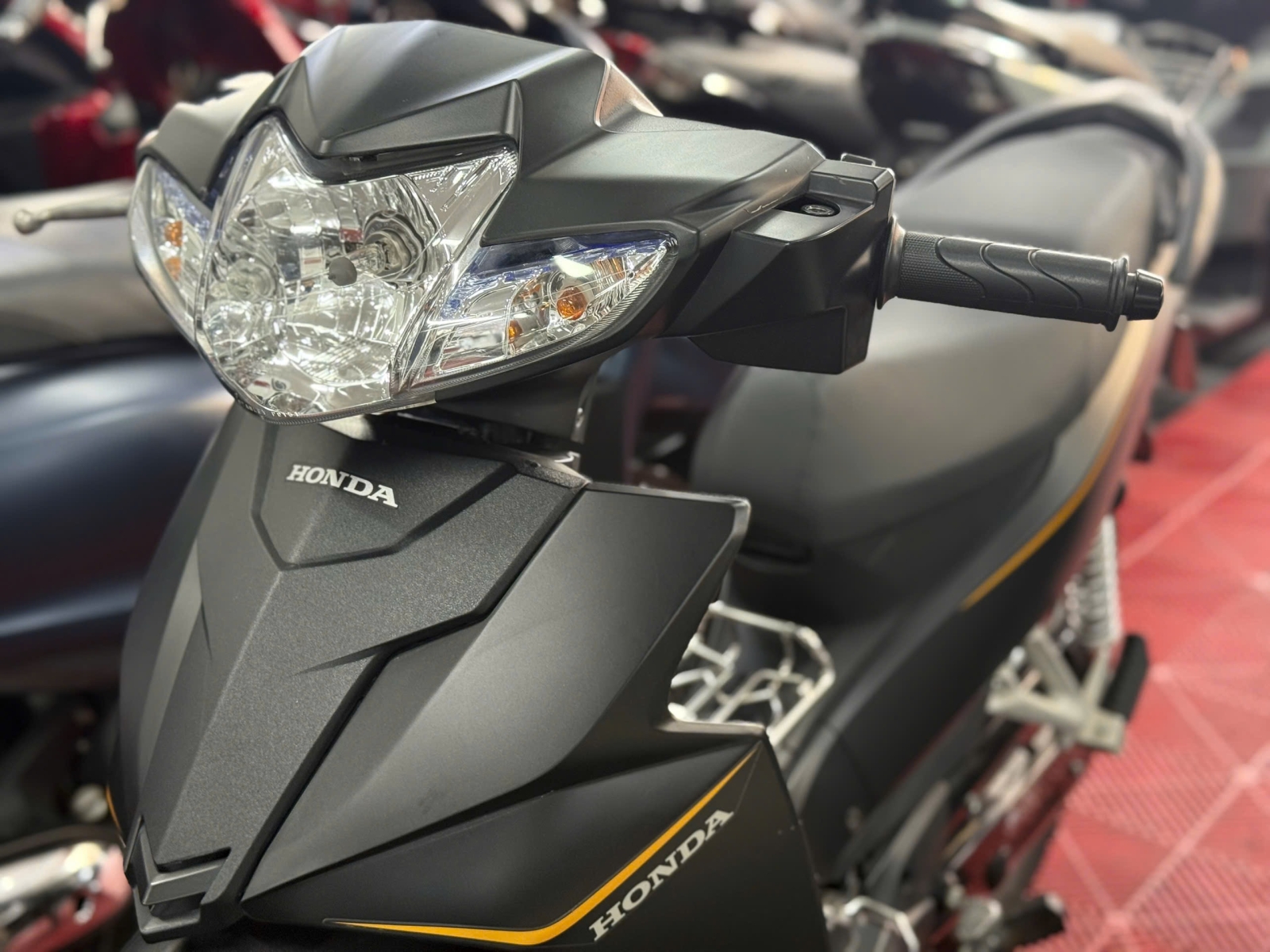 HONDA WAVE BLADE 2025 9000KM 86AC-10665