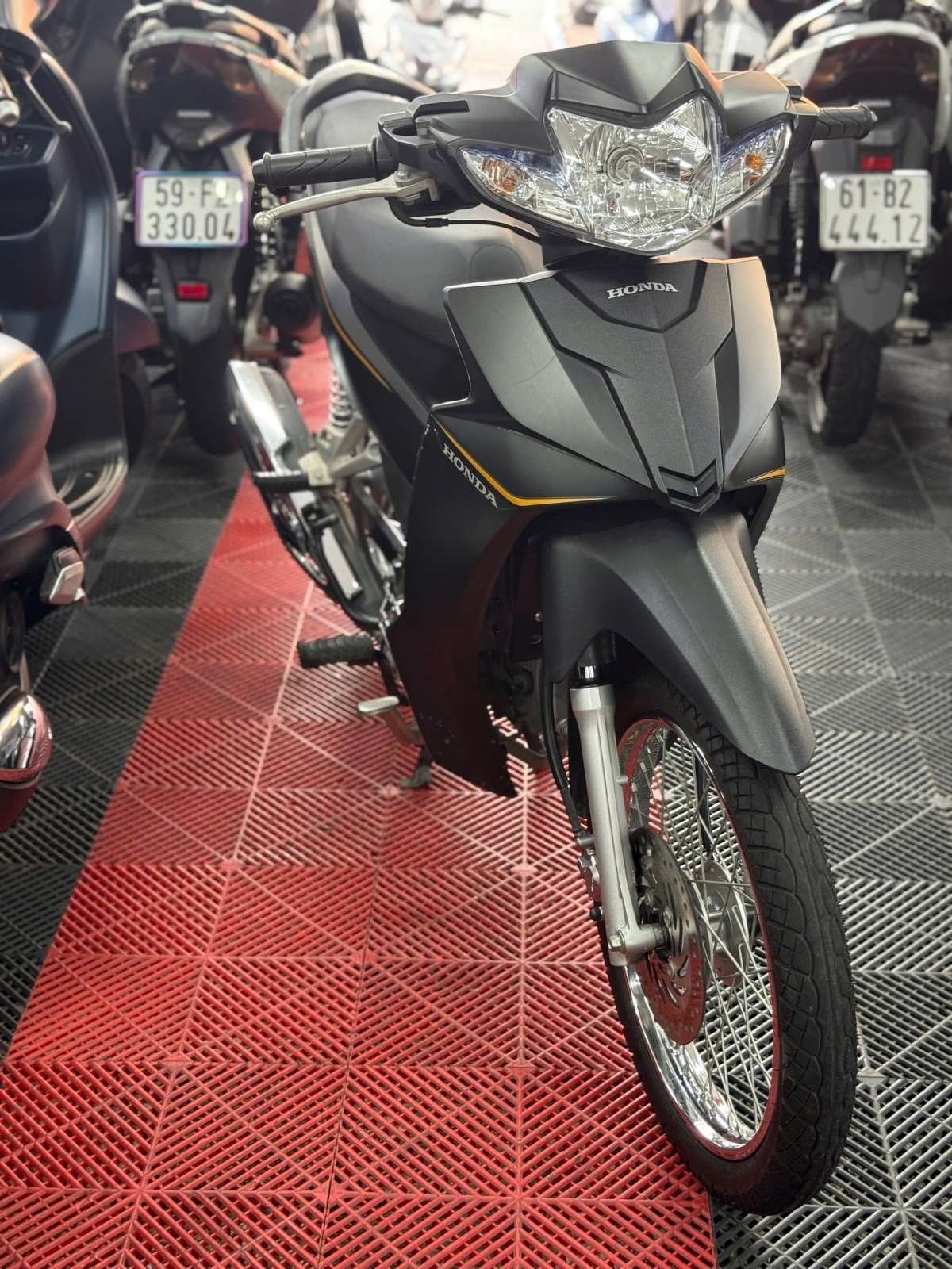 HONDA WAVE BLADE 2025 9000KM 86AC-10665