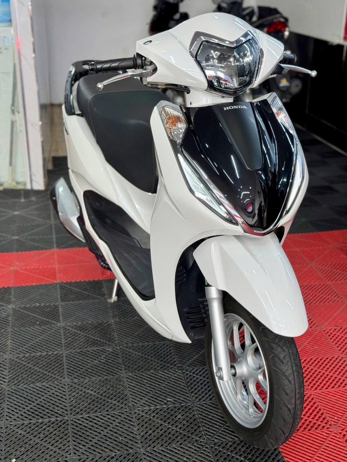 HONDA LEAD 125 CBS 2025 60AB-41687