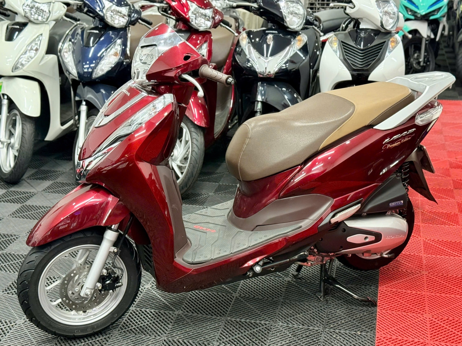 Lead 125 4val 2023 60H1-64280