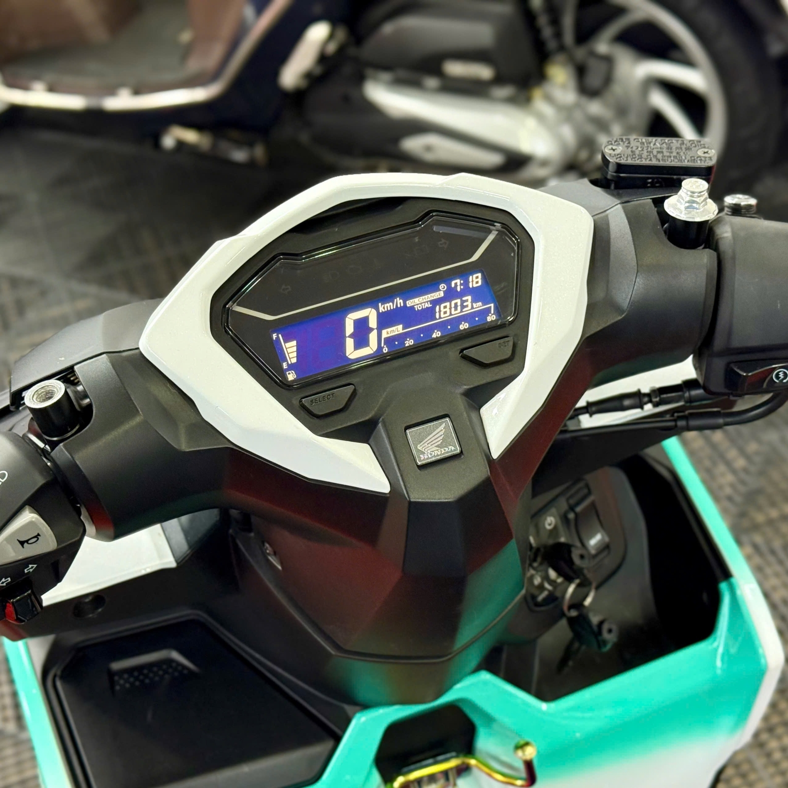 Vario 125 2025 50AD-13041